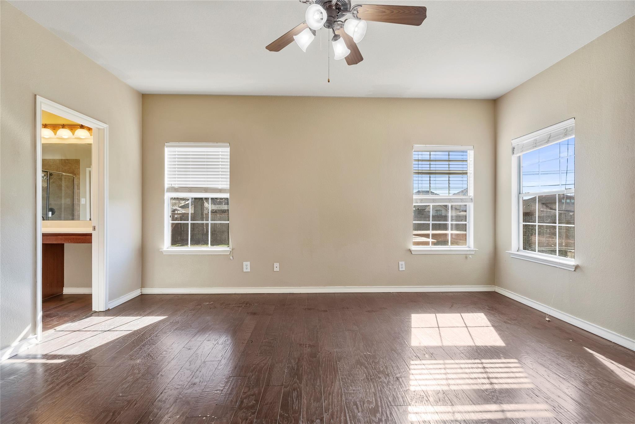 120 Emory Fields Dr, Hutto, TX 78634