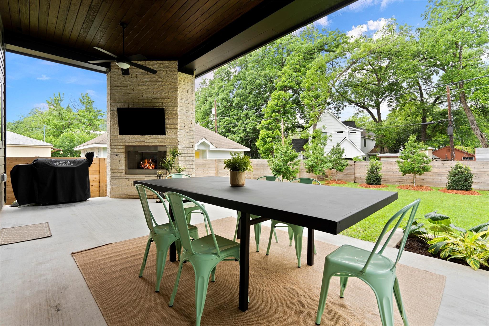 2212 Holly St, Austin, TX 78702