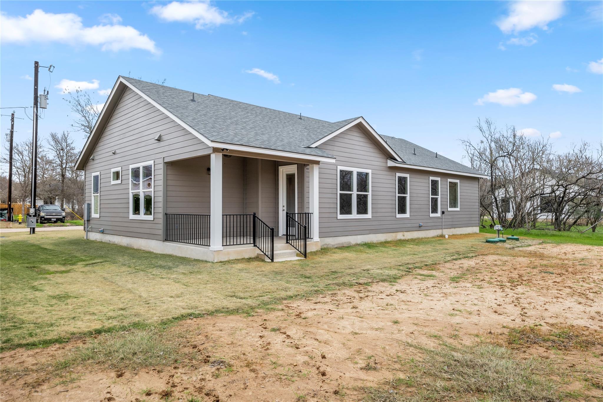 123 Waimanalo Ln, Bastrop, TX 78602