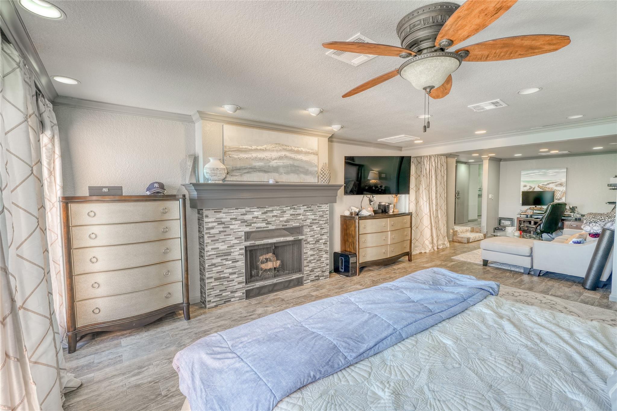 521 N Horseshoe Bay Blvd, Horseshoe Bay, TX 78657