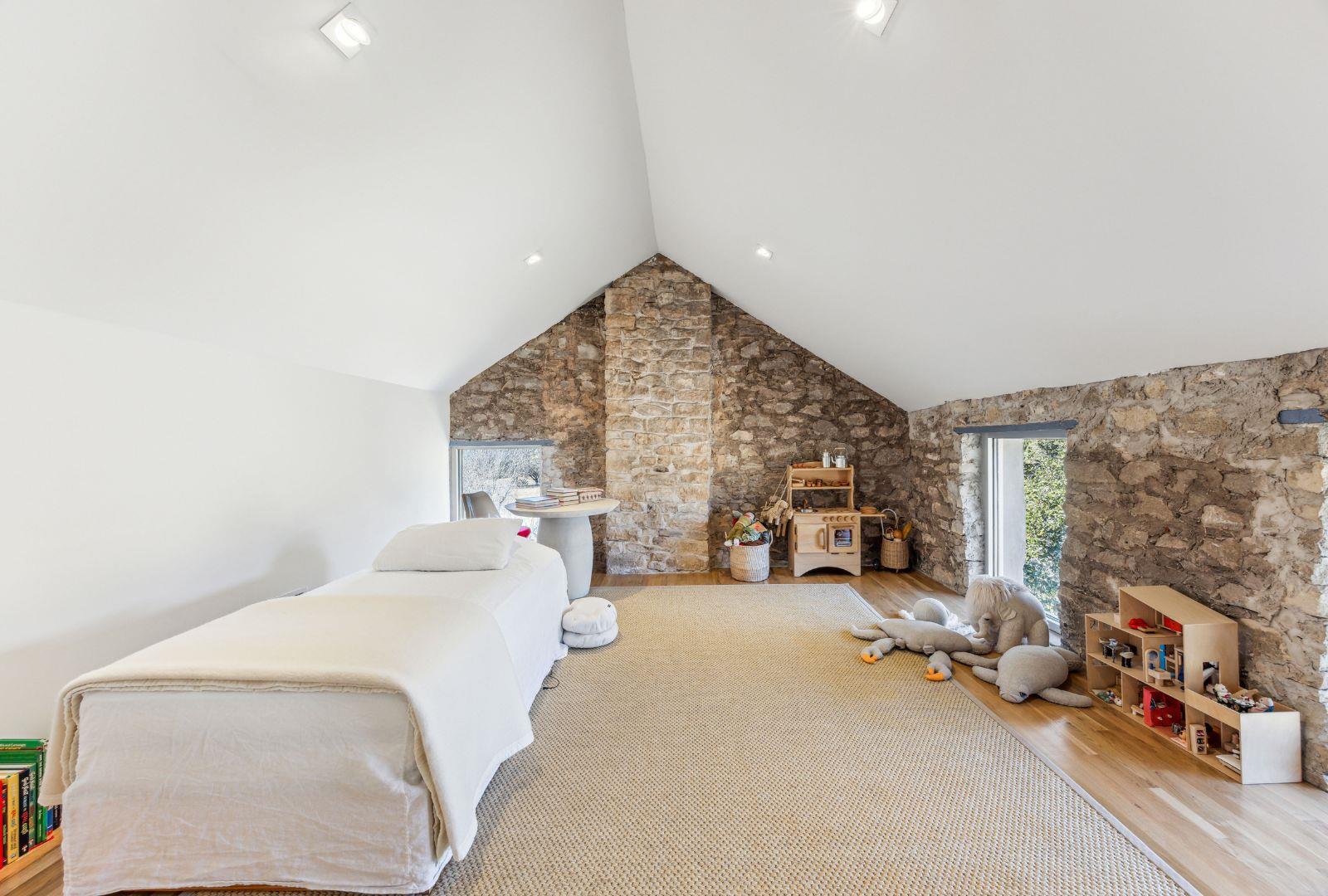 1037 Ranch Road 962 W, Round Mountain, TX 78663