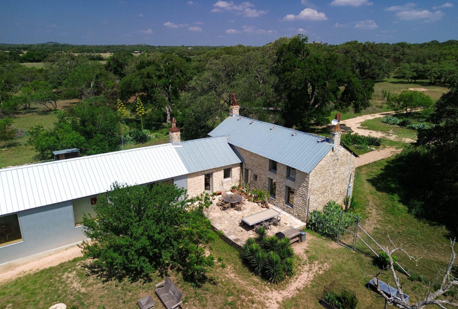 1037 Ranch Road 962 W, Round Mountain, TX 78663