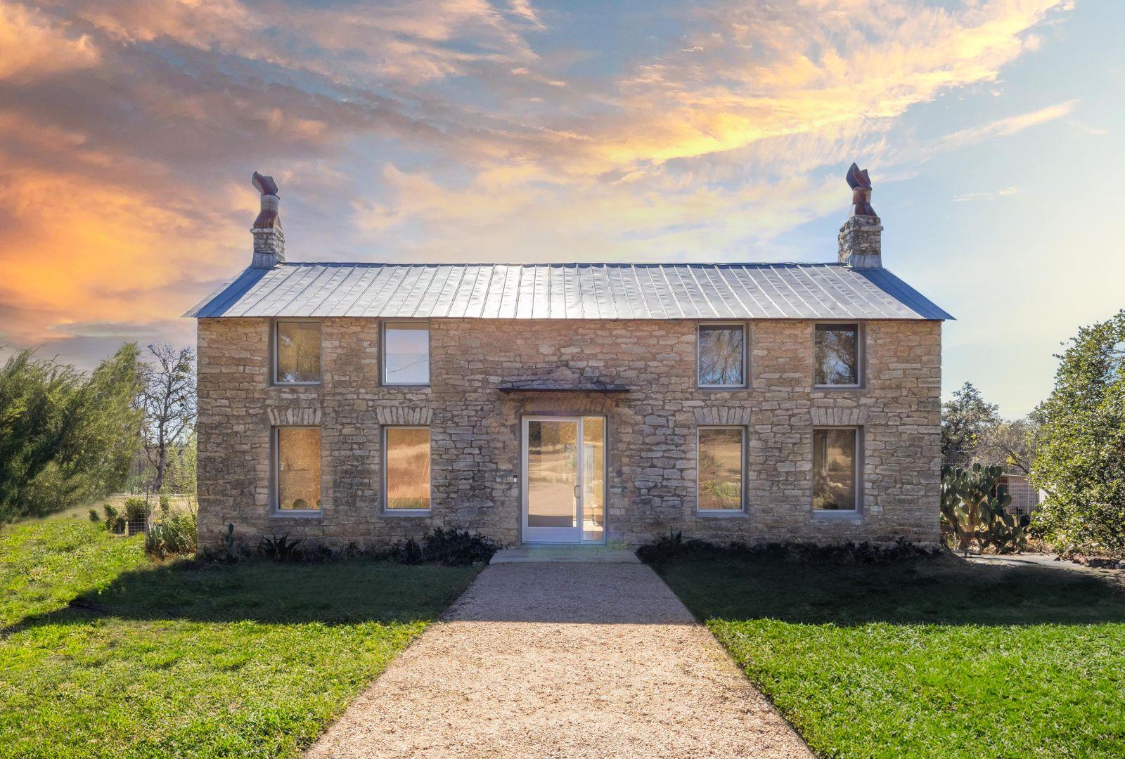 1037 Ranch Road 962 W, Round Mountain, TX 78663