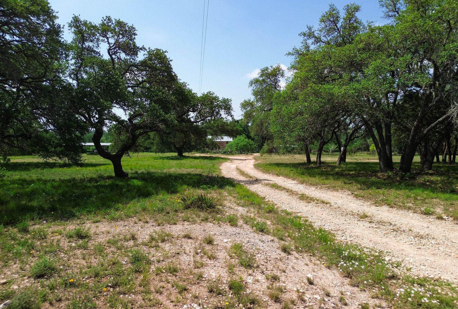 1037 Ranch Road 962 W, Round Mountain, TX 78663