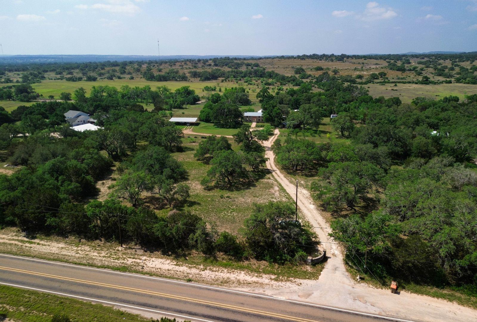 1037 Ranch Road 962 W, Round Mountain, TX 78663