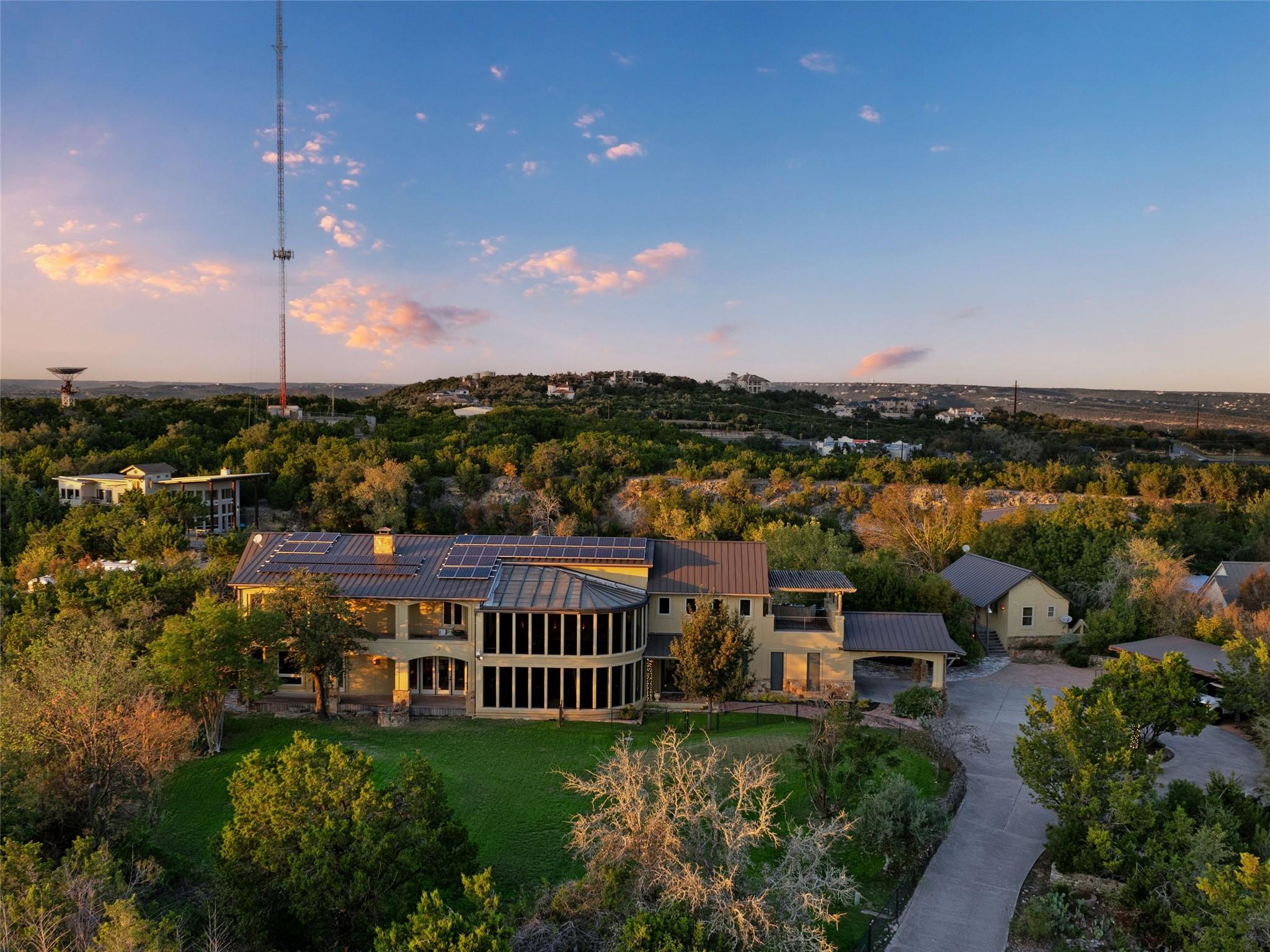 608 Crystal Creek Dr, Austin, TX 78746