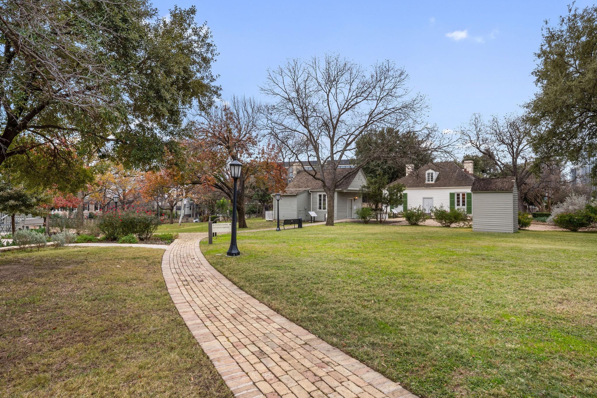 800 Embassy Dr # 236, Austin, TX 78702