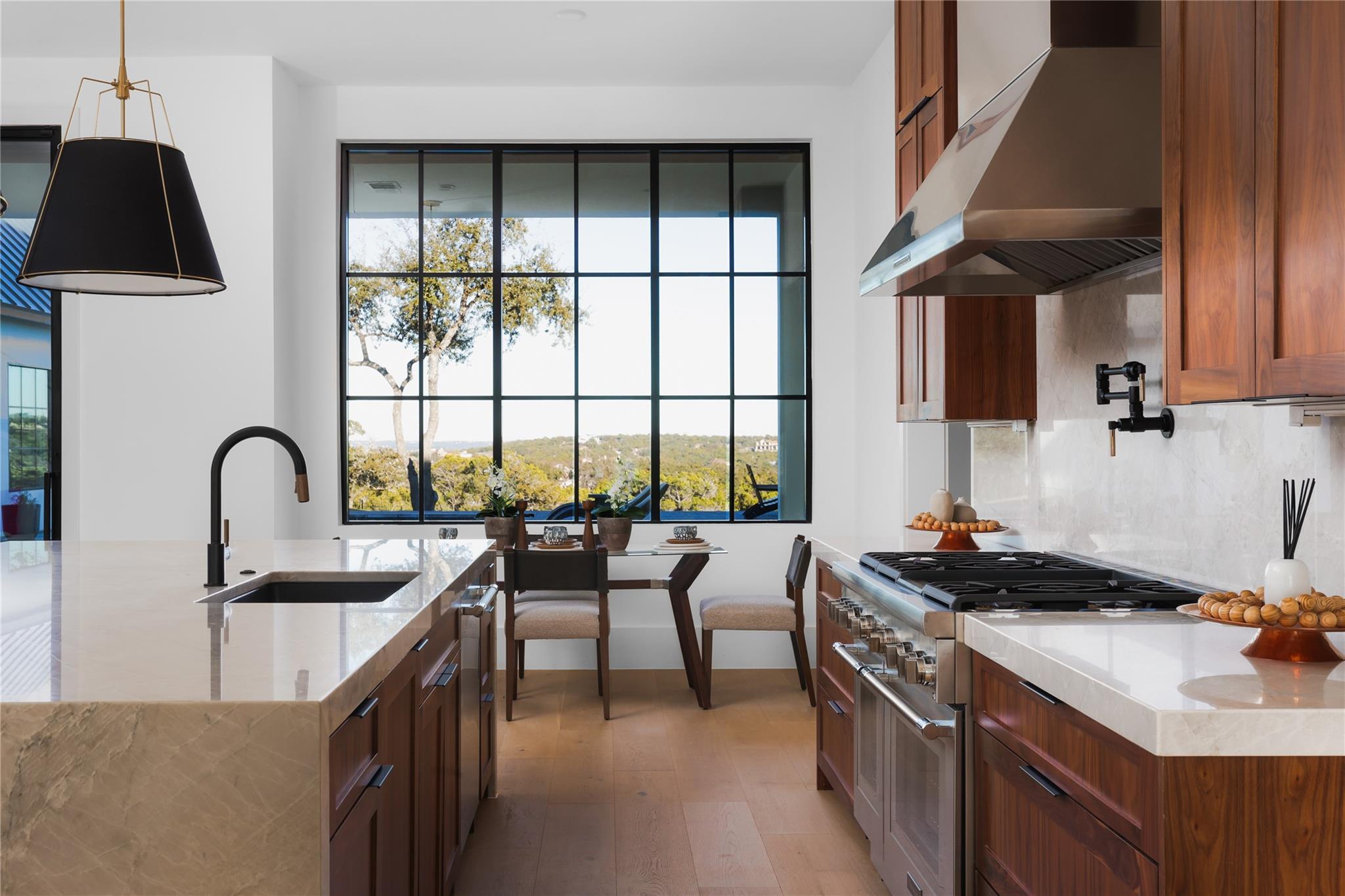 4405 Hennig Dr, Austin, TX 78738