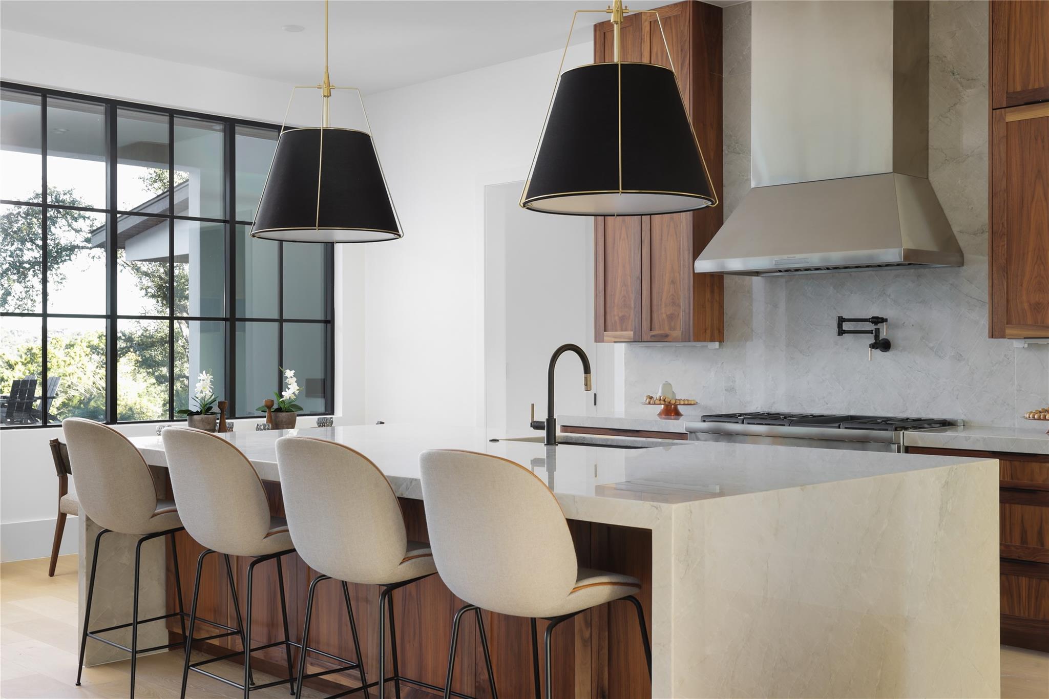 4405 Hennig Dr, Austin, TX 78738