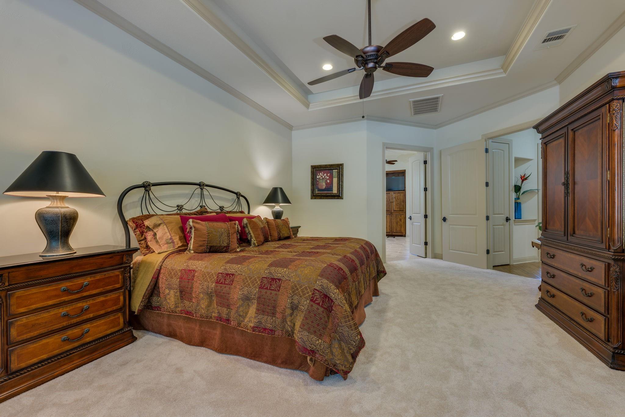 3916 Sugarloaf Dr, Austin, TX 78738