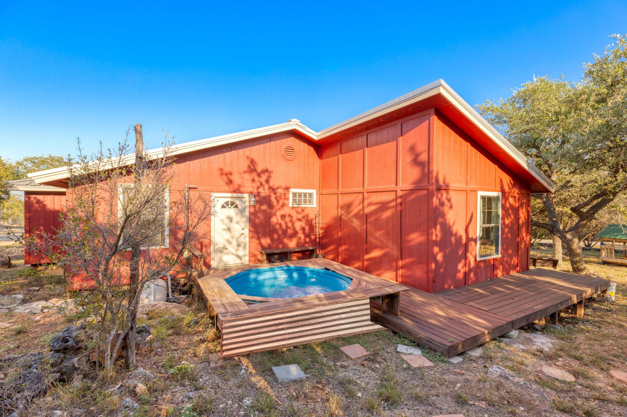 1600 Alpine Trl, San Marcos, TX 78666