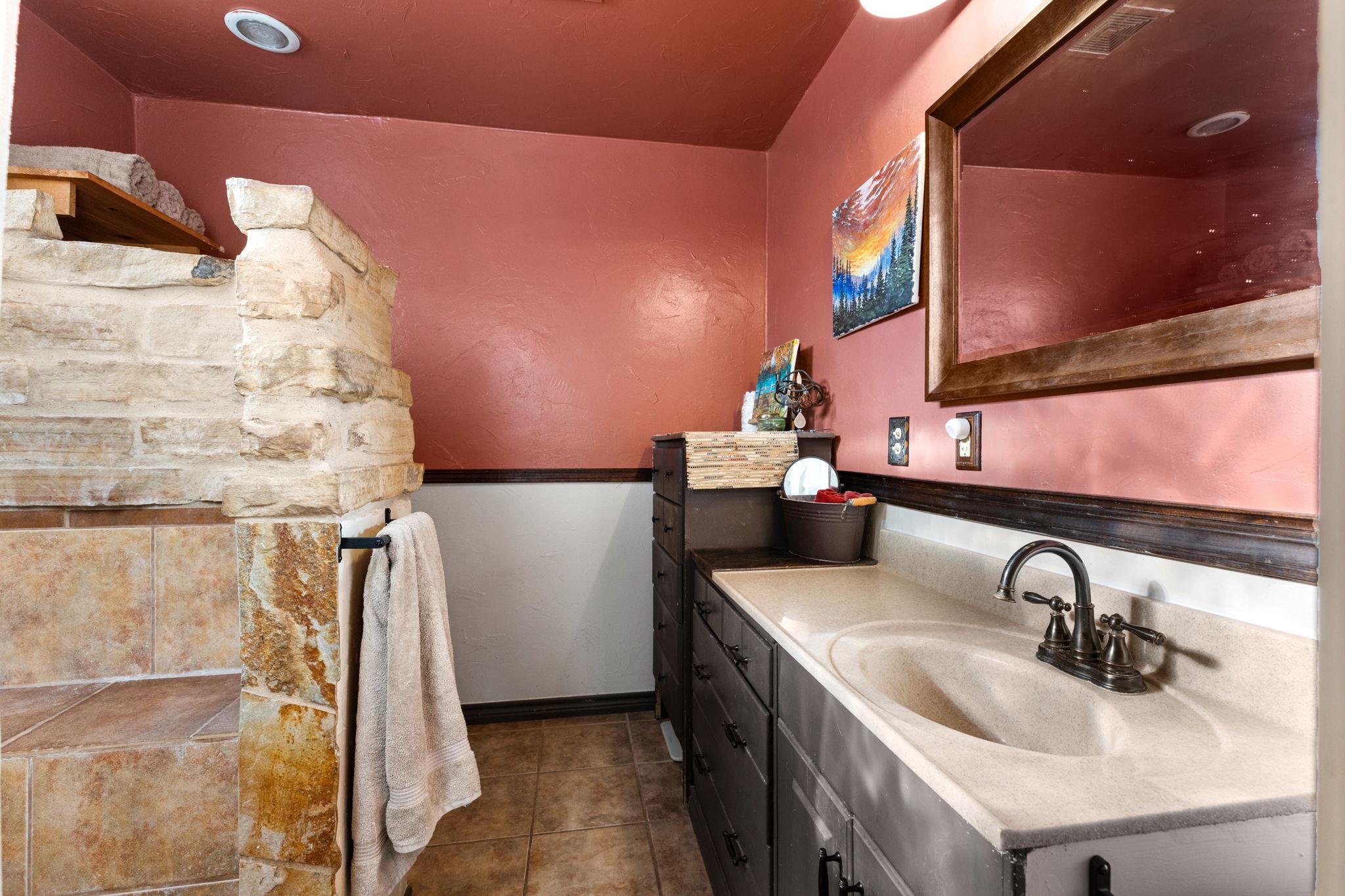 1600 Alpine Trl, San Marcos, TX 78666