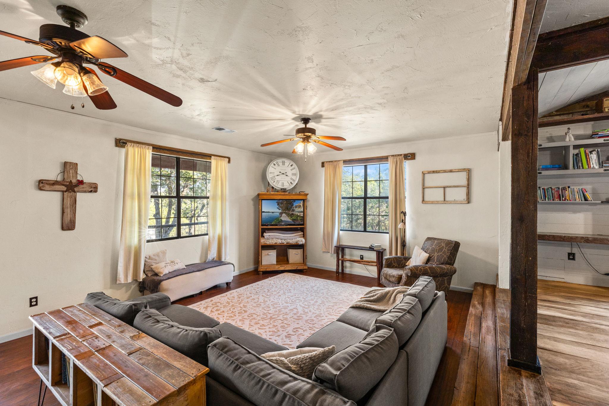 1600 Alpine Trl, San Marcos, TX 78666