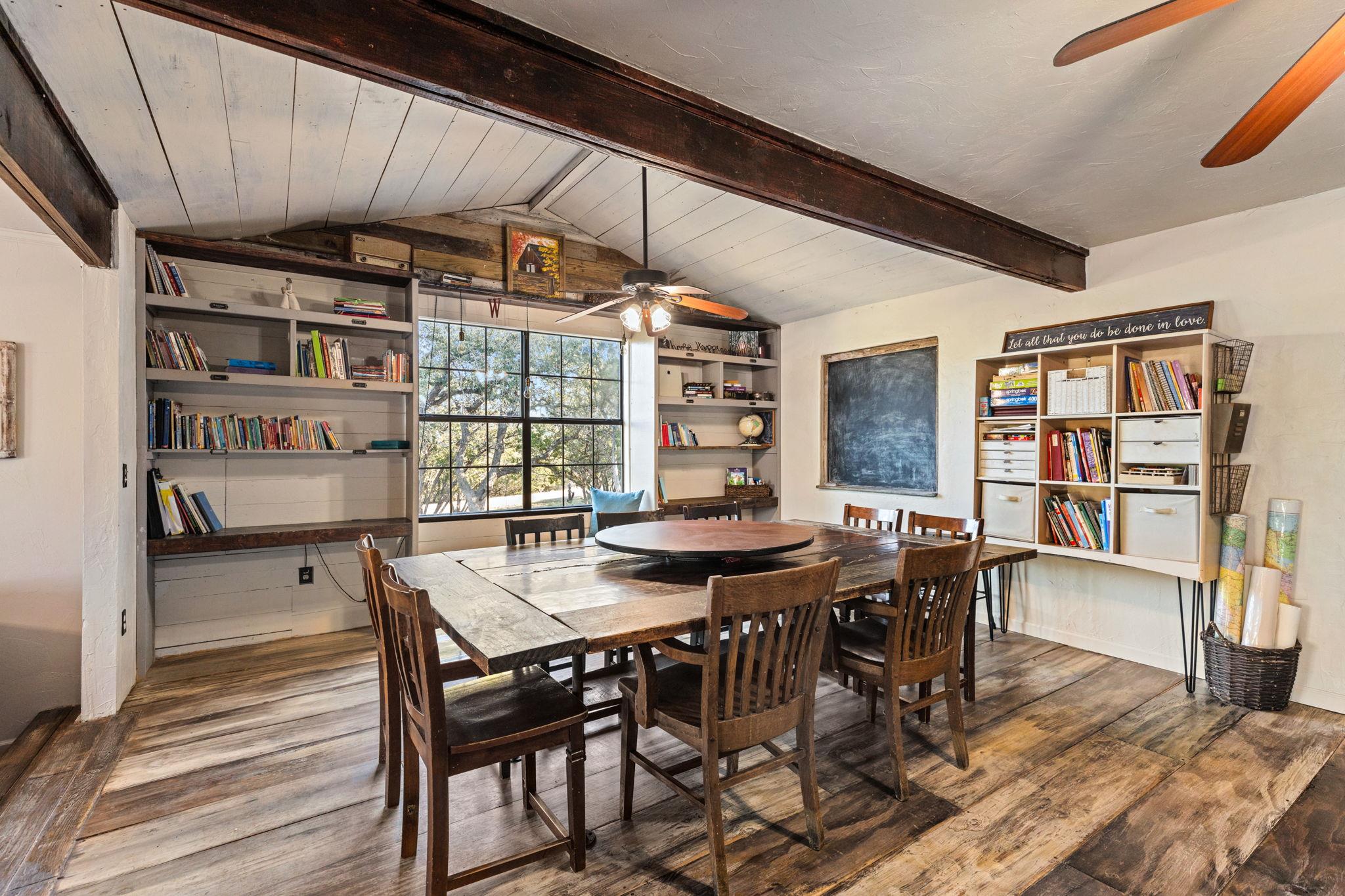 1600 Alpine Trl, San Marcos, TX 78666