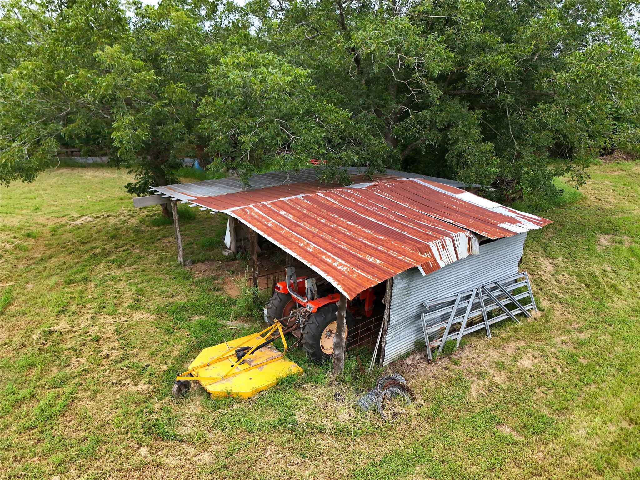 5612 HWY 71 E, Smithville, TX 78957