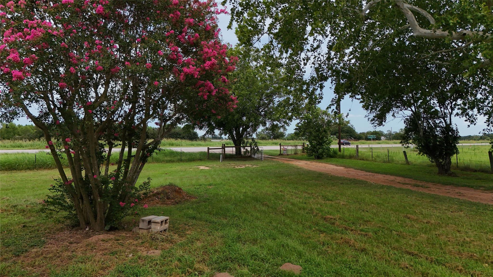 5612 HWY 71 E, Smithville, TX 78957