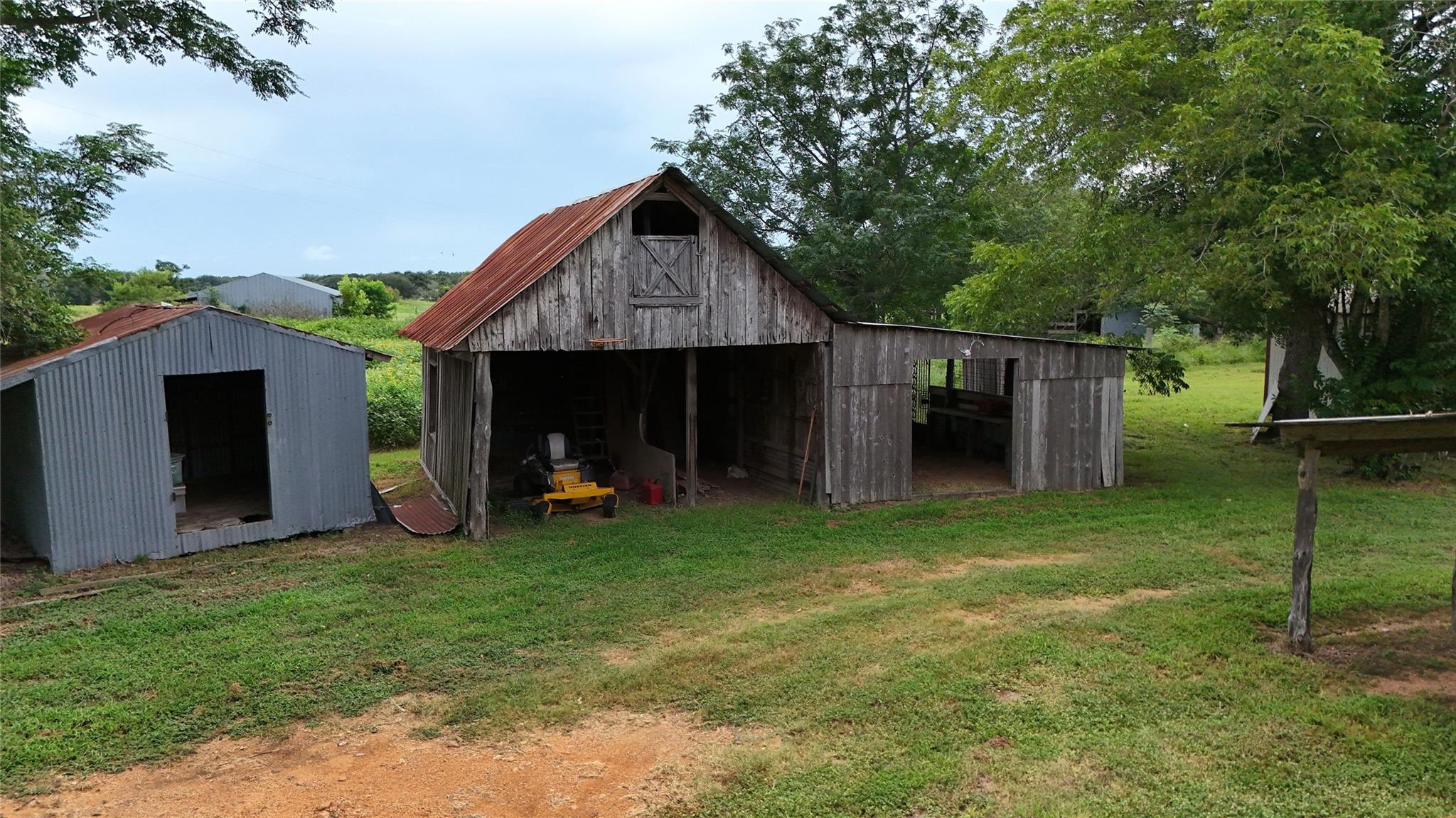 5612 HWY 71 E, Smithville, TX 78957