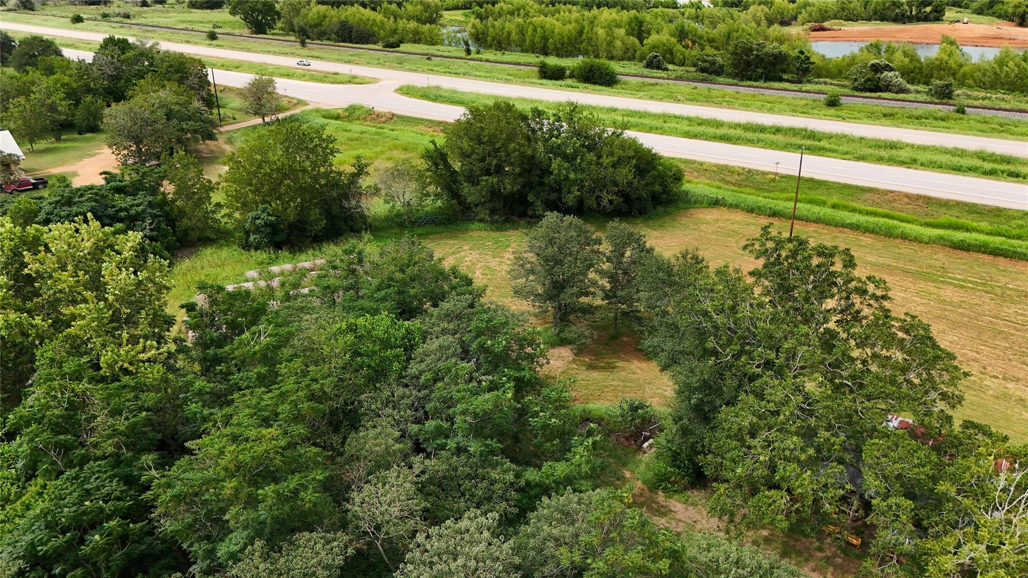 5612 HWY 71 E, Smithville, TX 78957