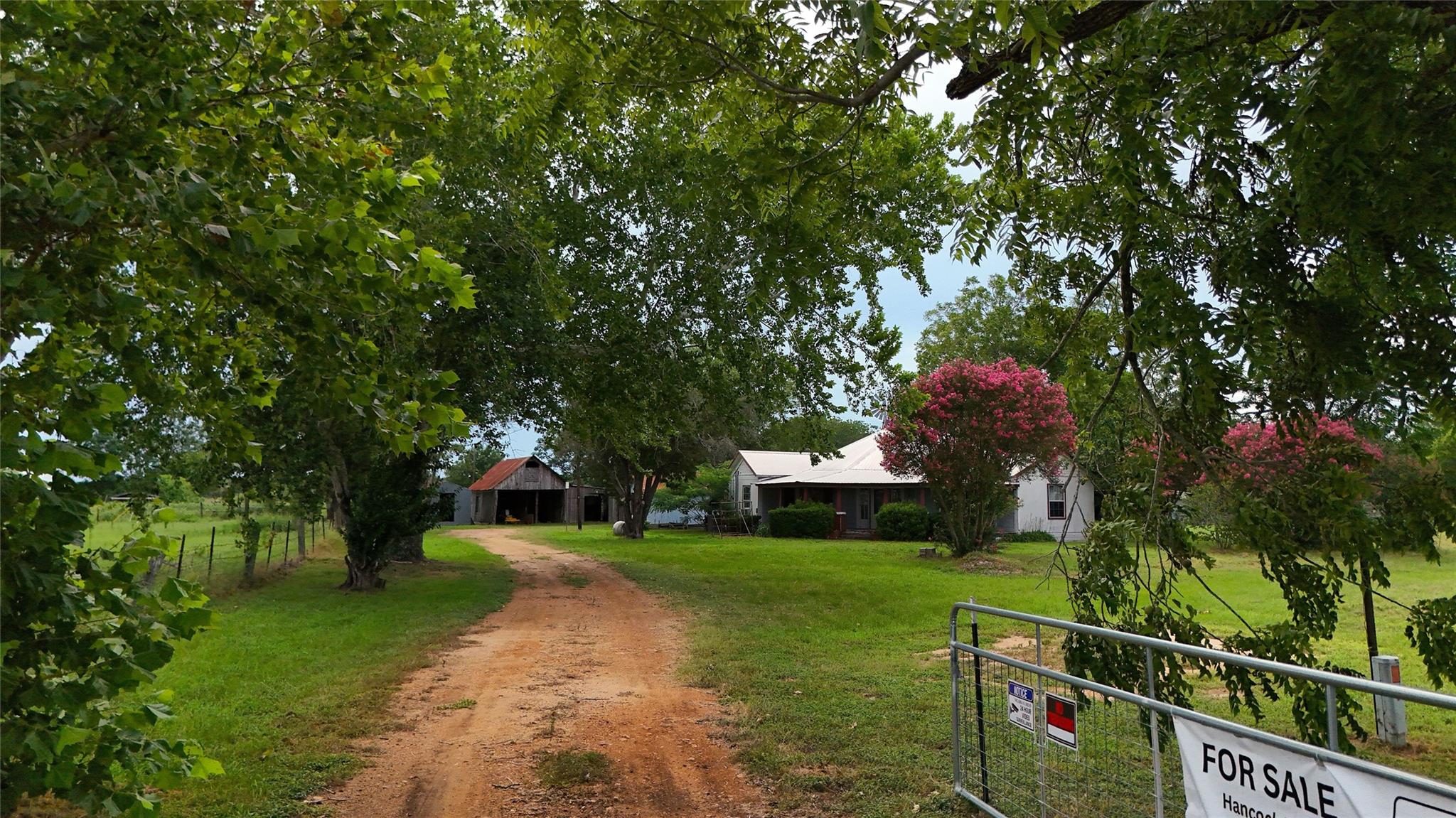 5612 HWY 71 E, Smithville, TX 78957