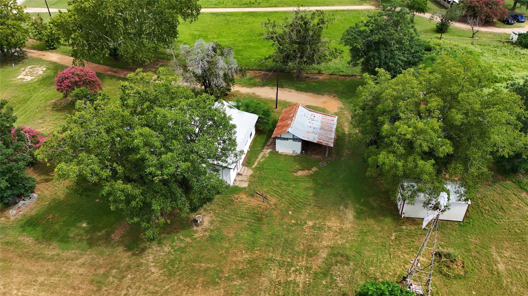 5612 HWY 71 E, Smithville, TX 78957