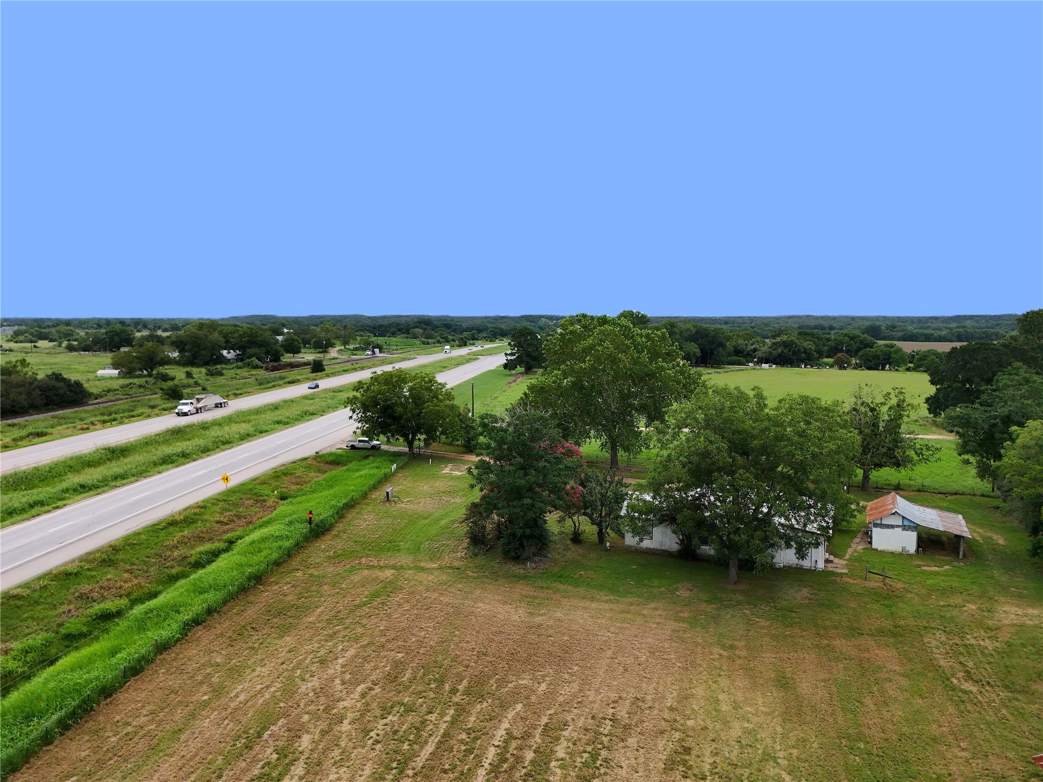 5612 HWY 71 E, Smithville, TX 78957