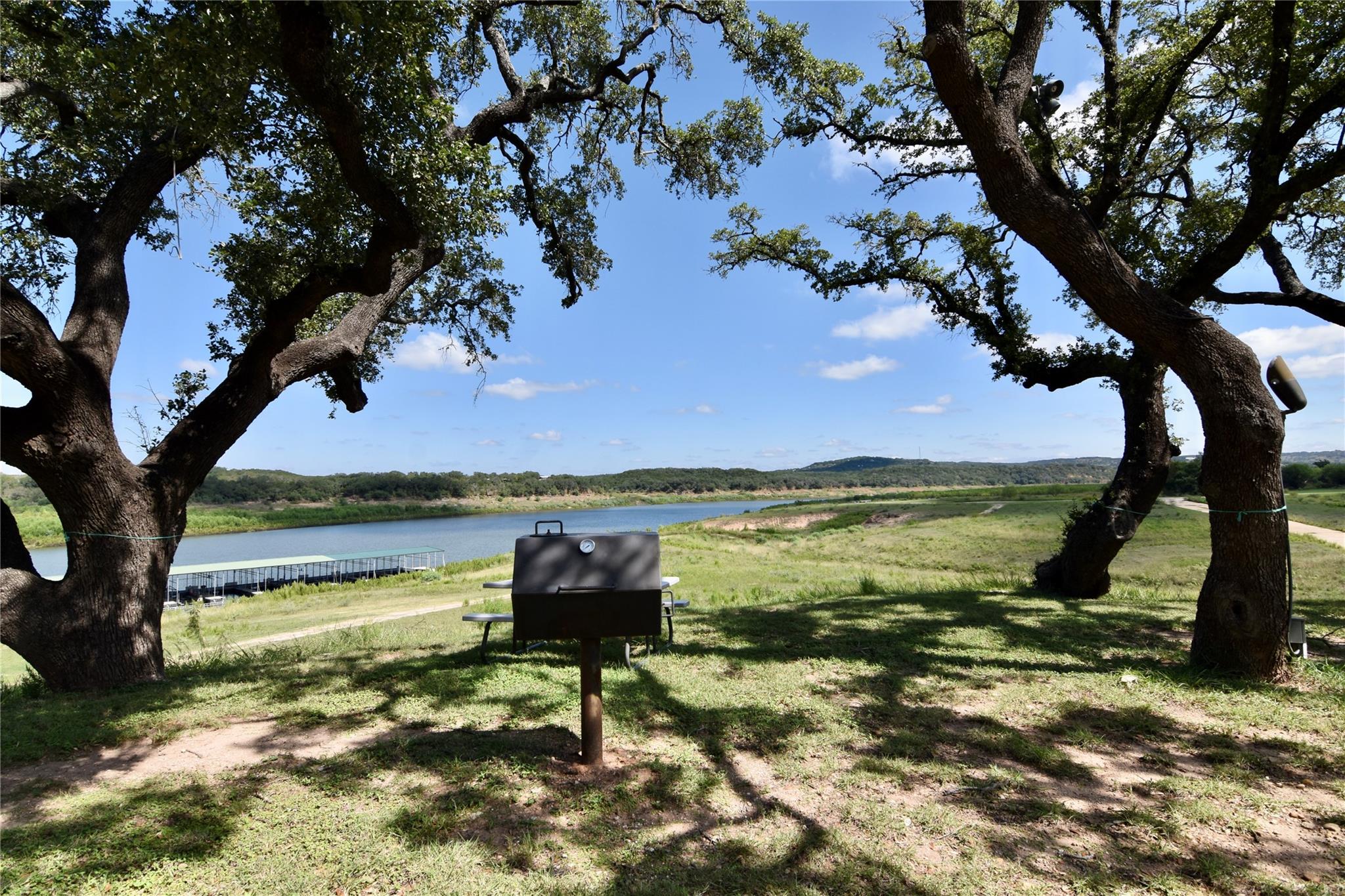 91 Cove Creek Dr, Spicewood, TX 78669