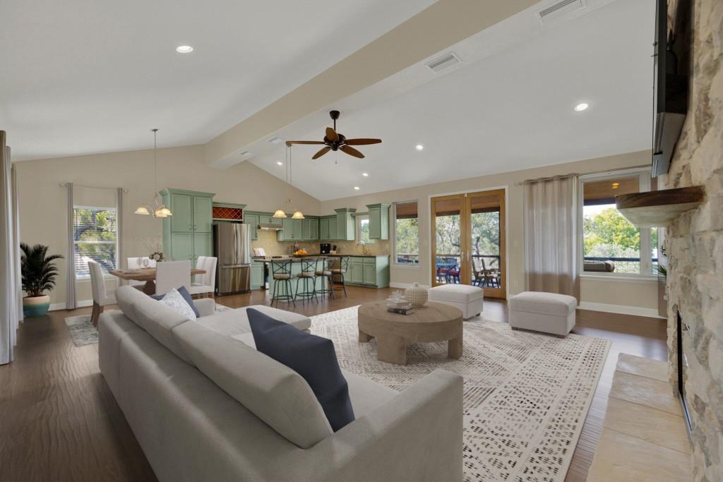 925 & 913 Glenn Dr, Canyon Lake, TX 78133