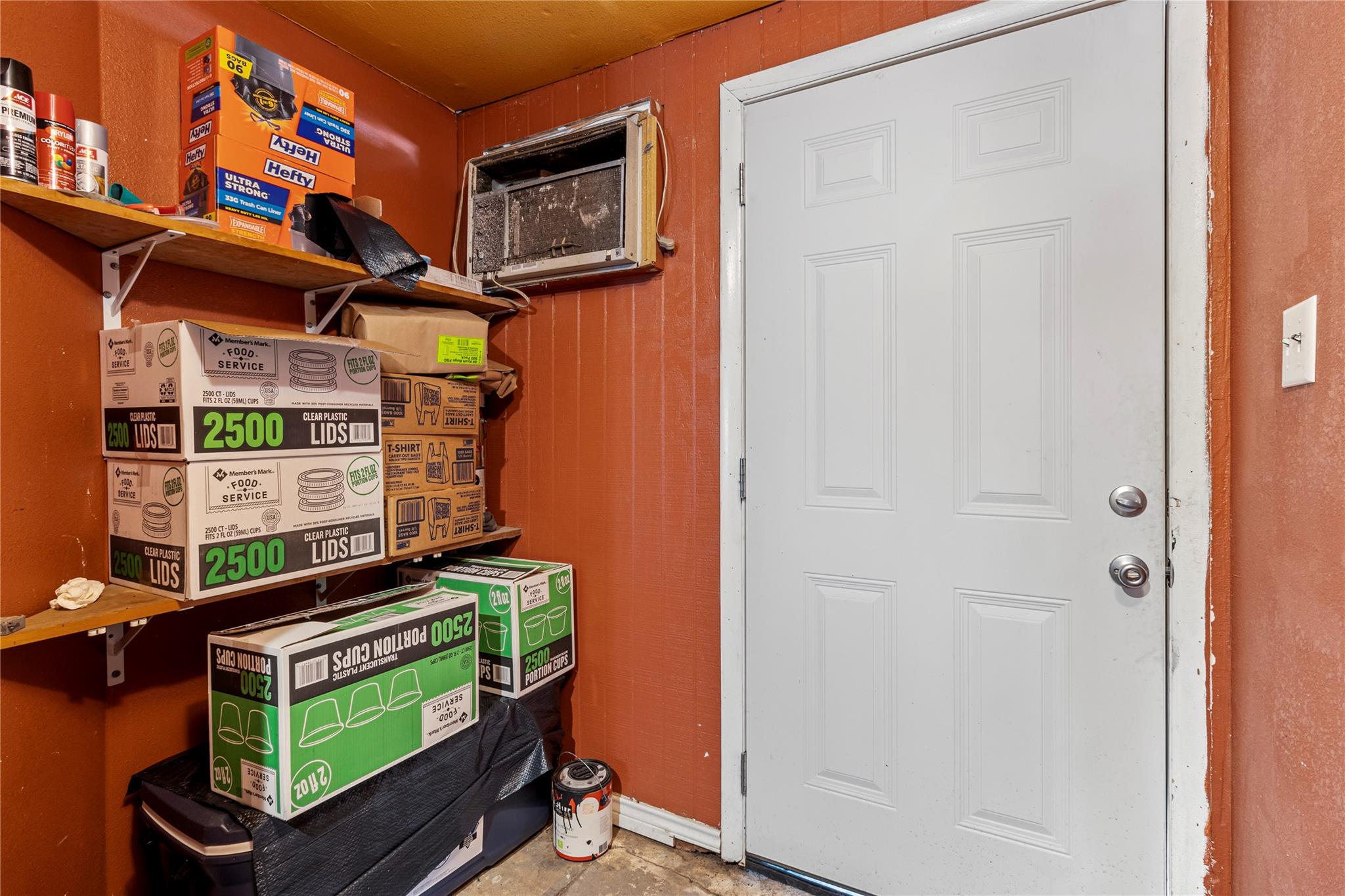 184 W Austin St, Giddings, TX 78942