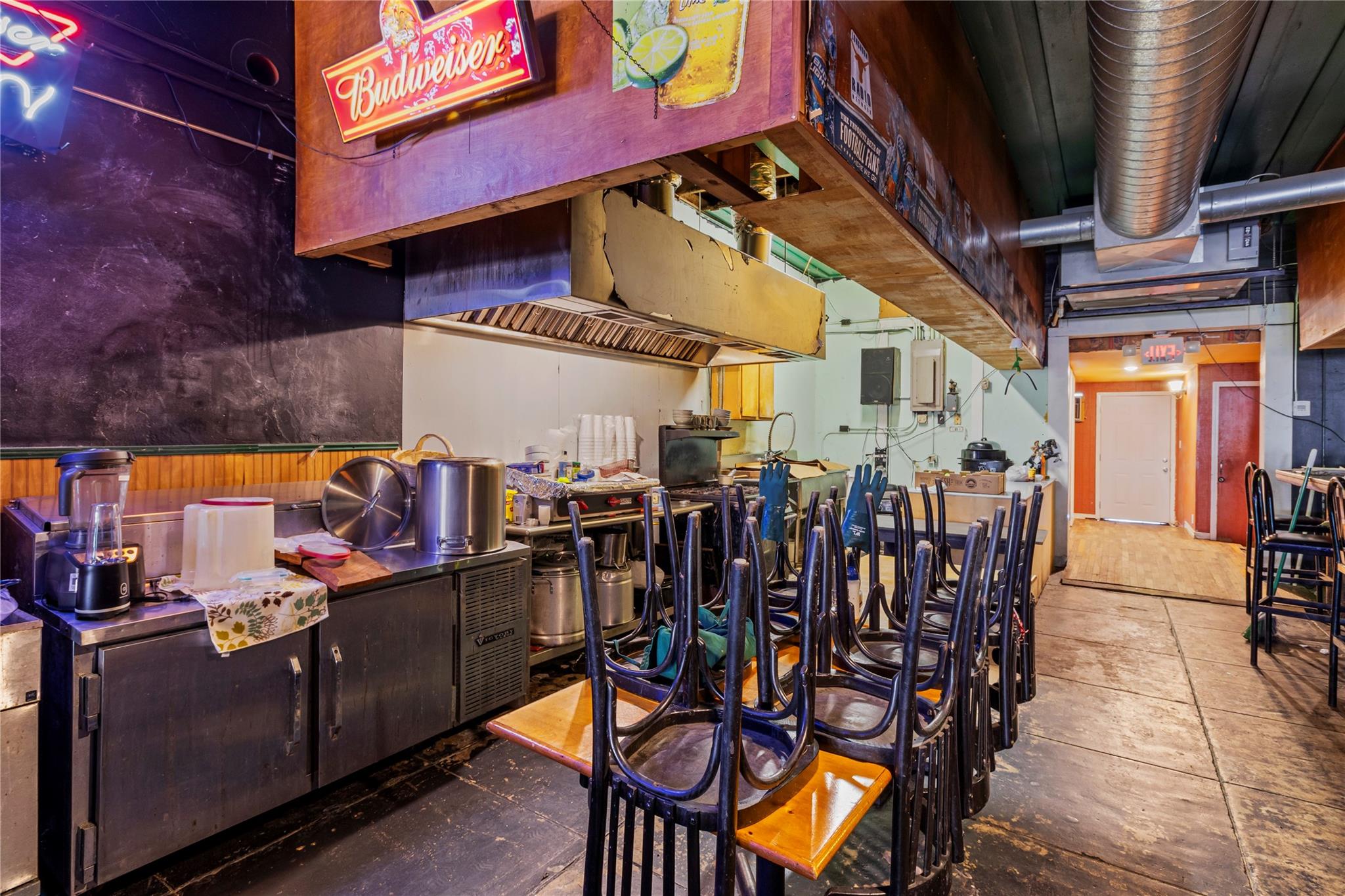 184 W Austin St, Giddings, TX 78942