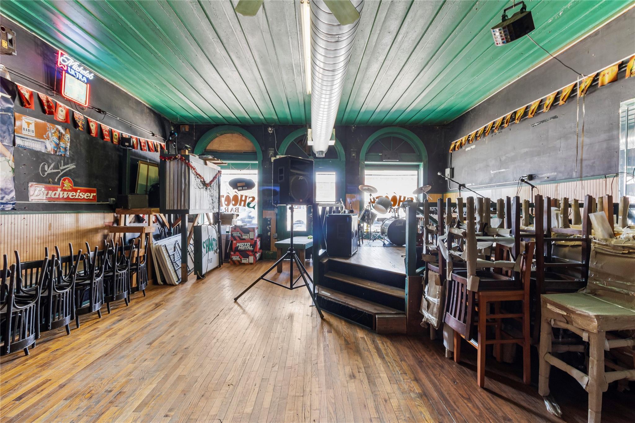 184 W Austin St, Giddings, TX 78942