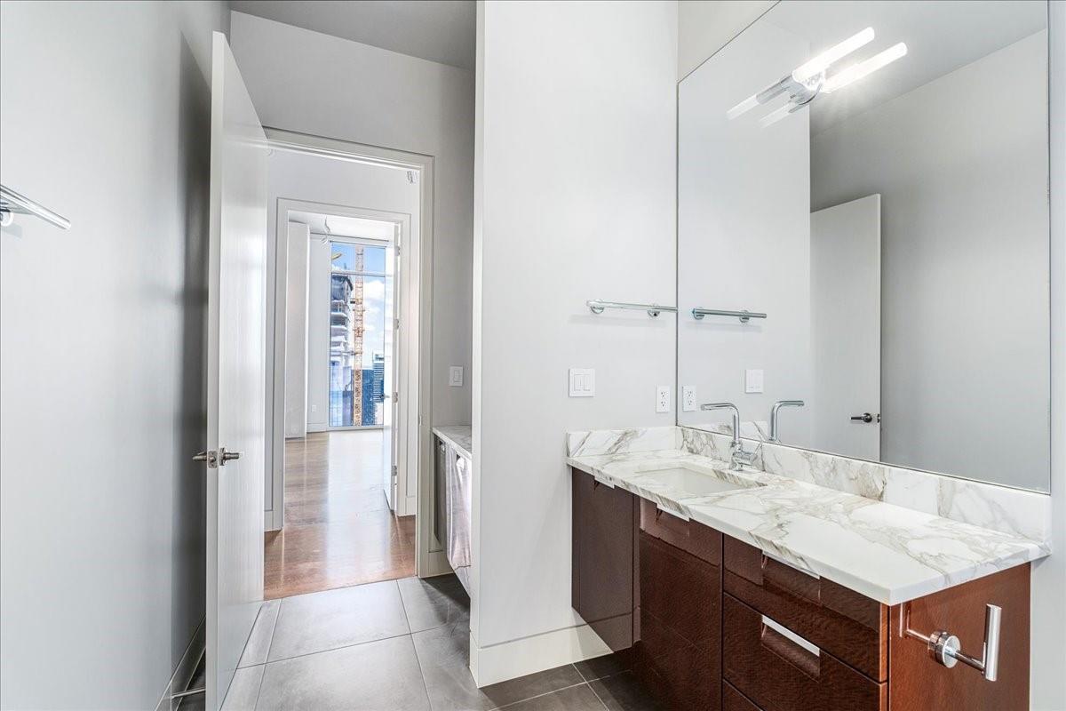 360 Nueces St # 4305, Austin, TX 78701