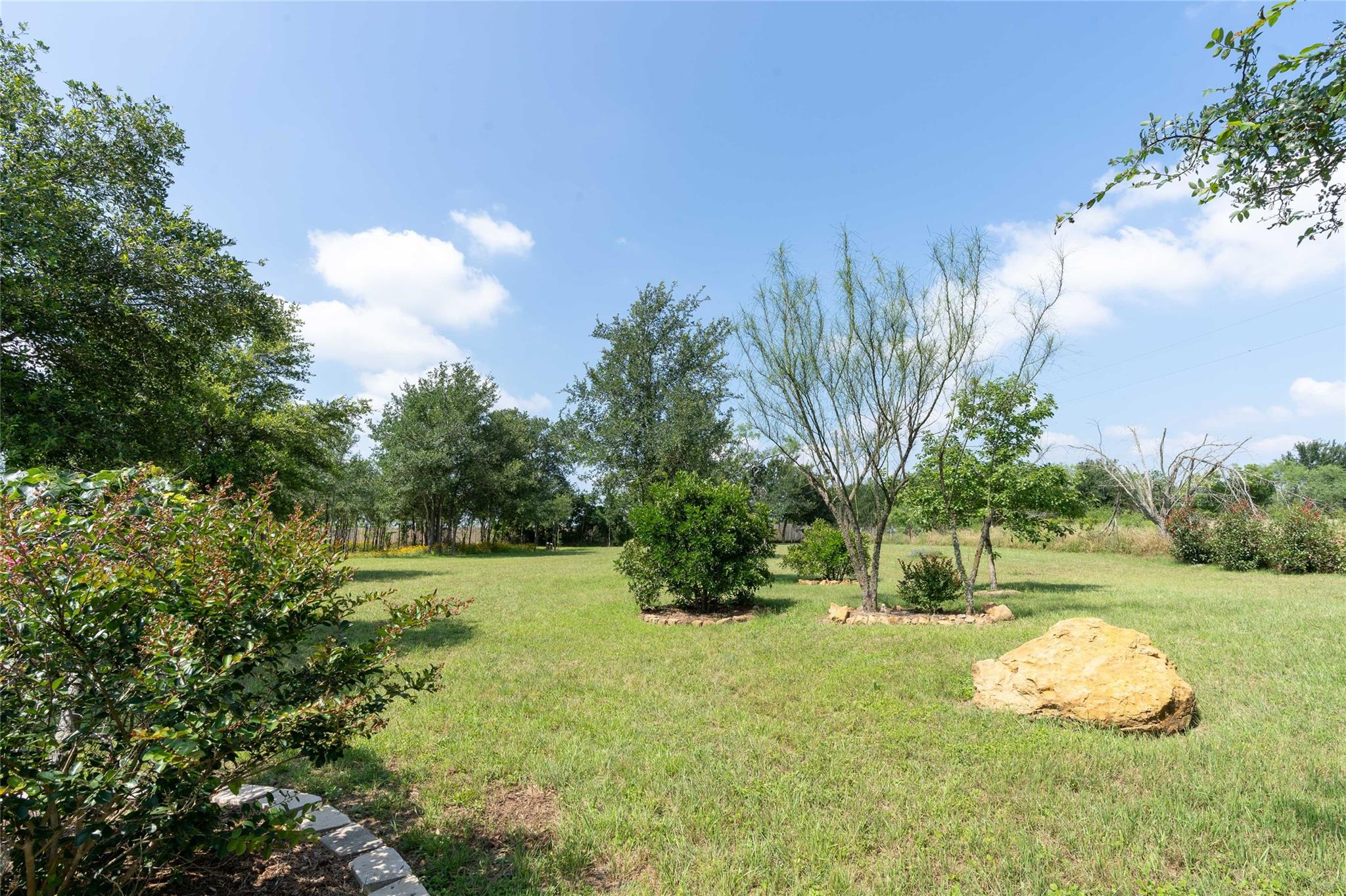 194 Rabbit Trl, Dale, TX 78616