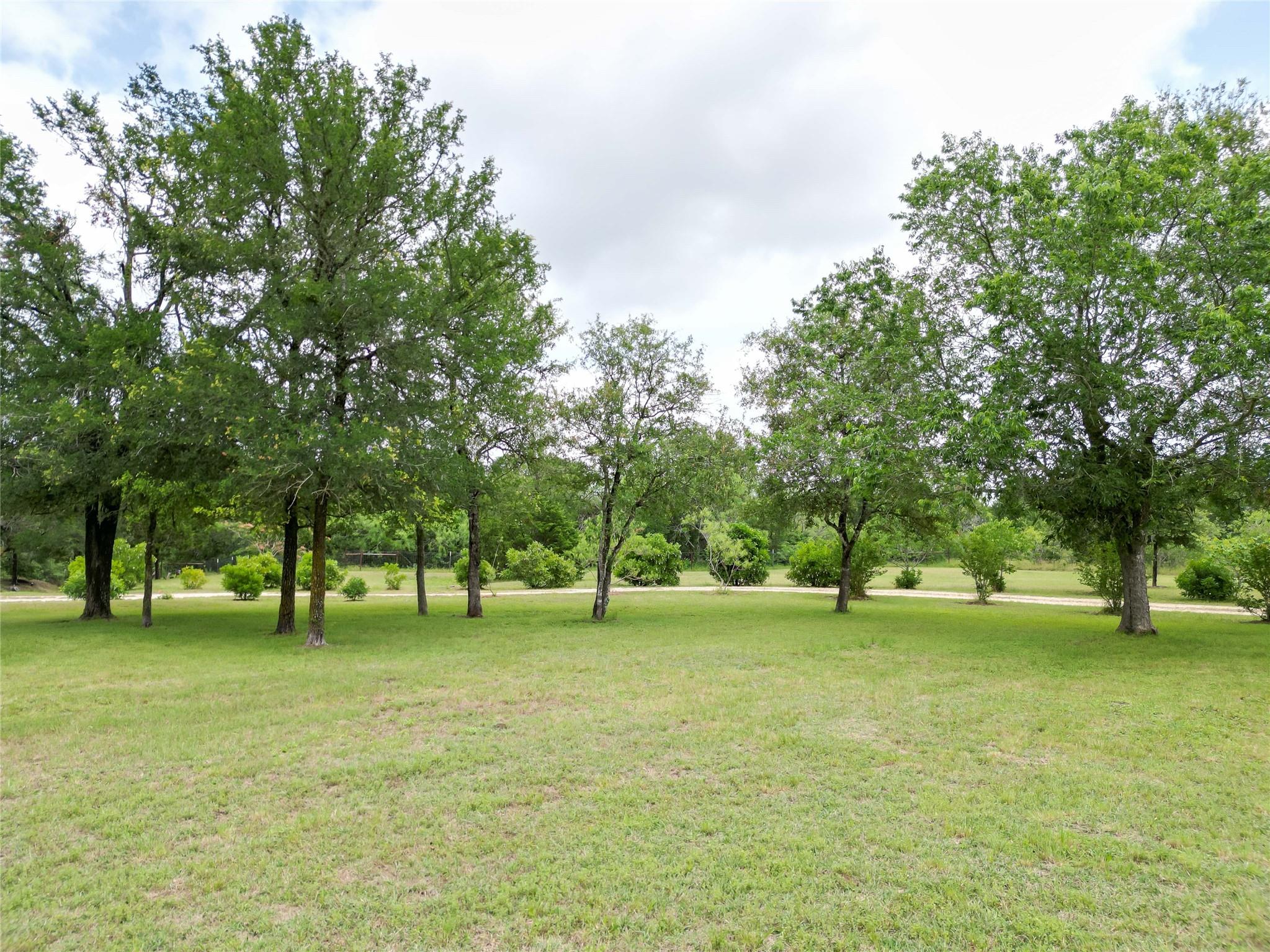 194 Rabbit Trl, Dale, TX 78616