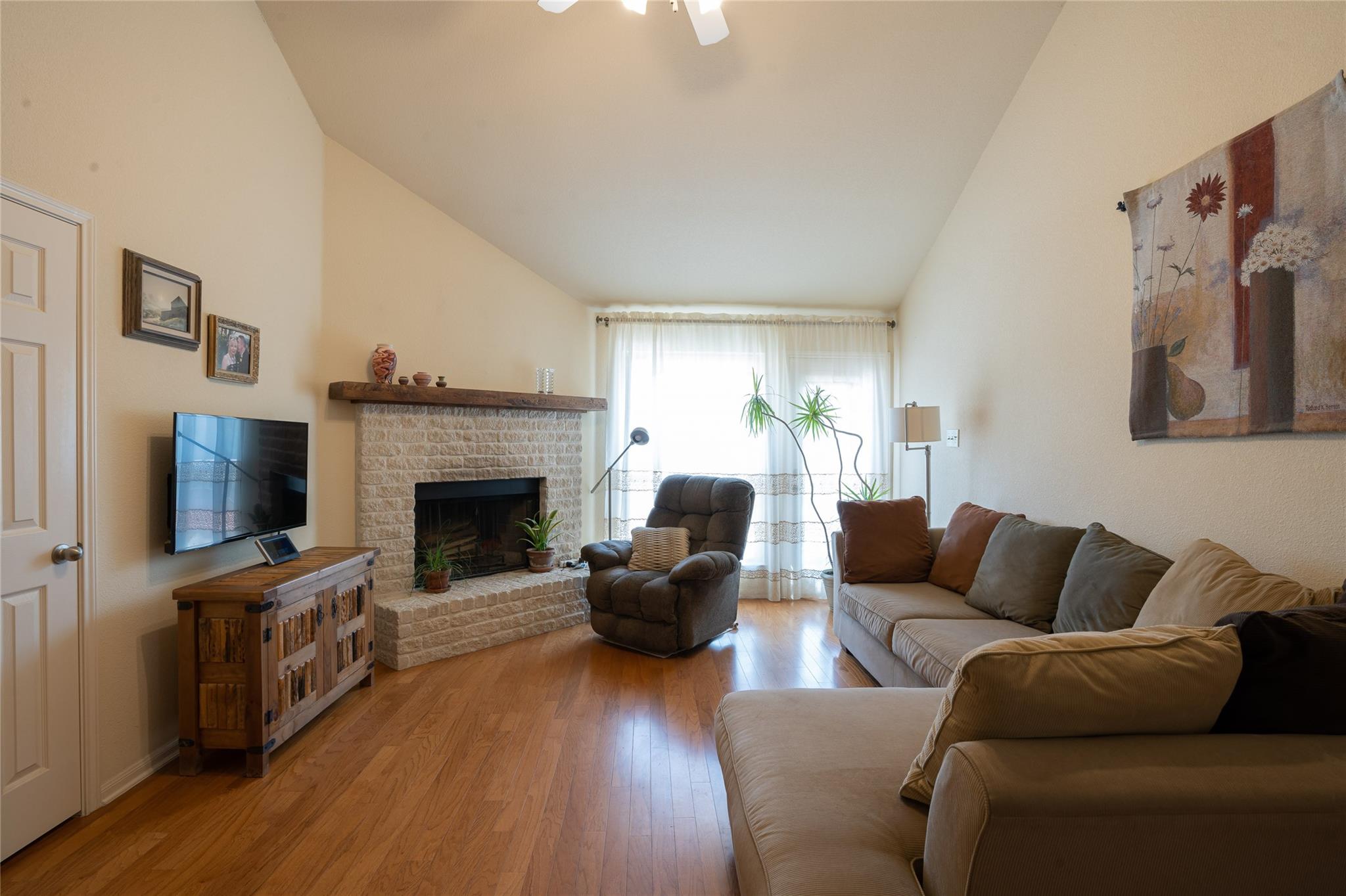 194 Rabbit Trl, Dale, TX 78616
