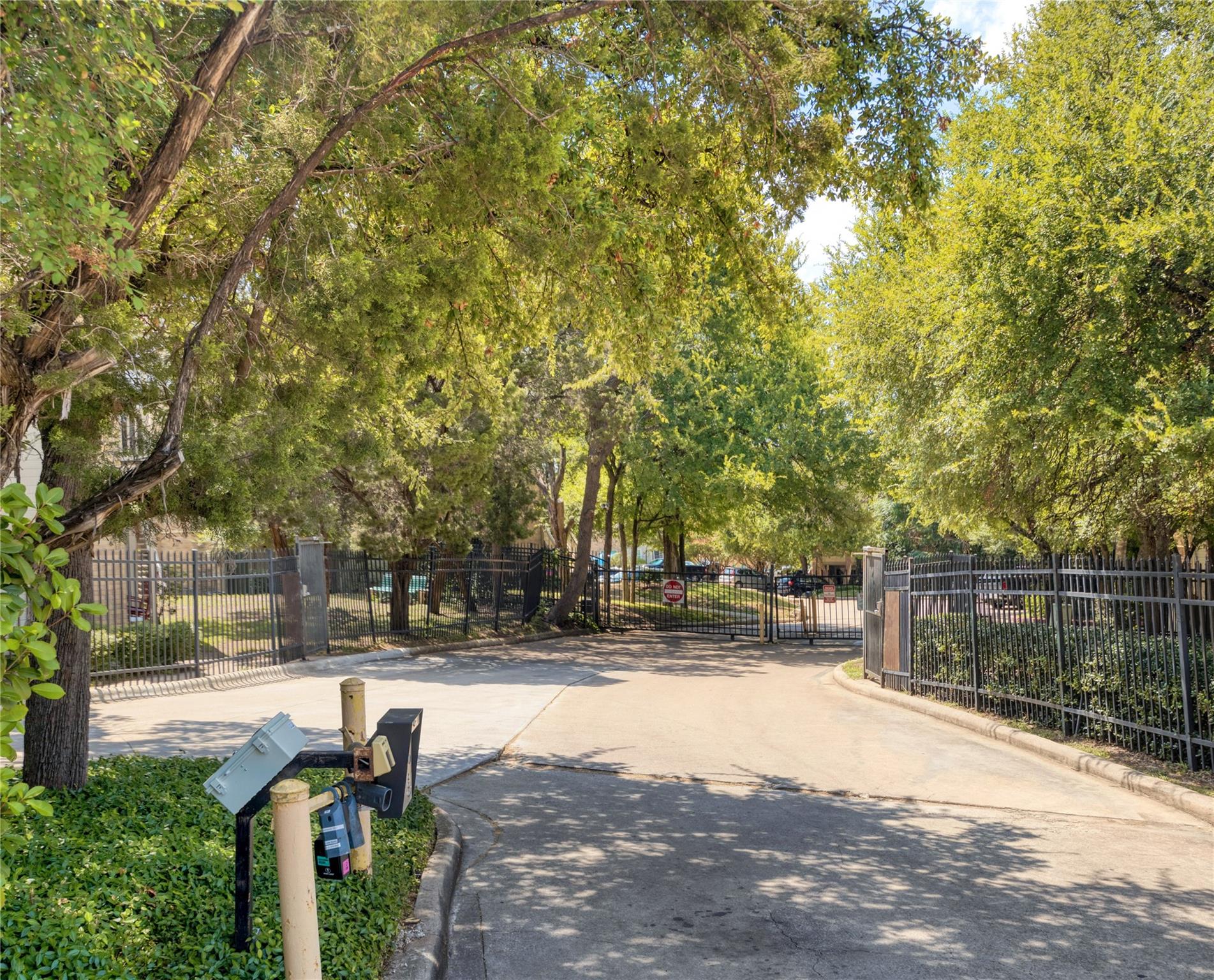 2450 WICKERSHAM Ln # M1311, Austin, TX 78741