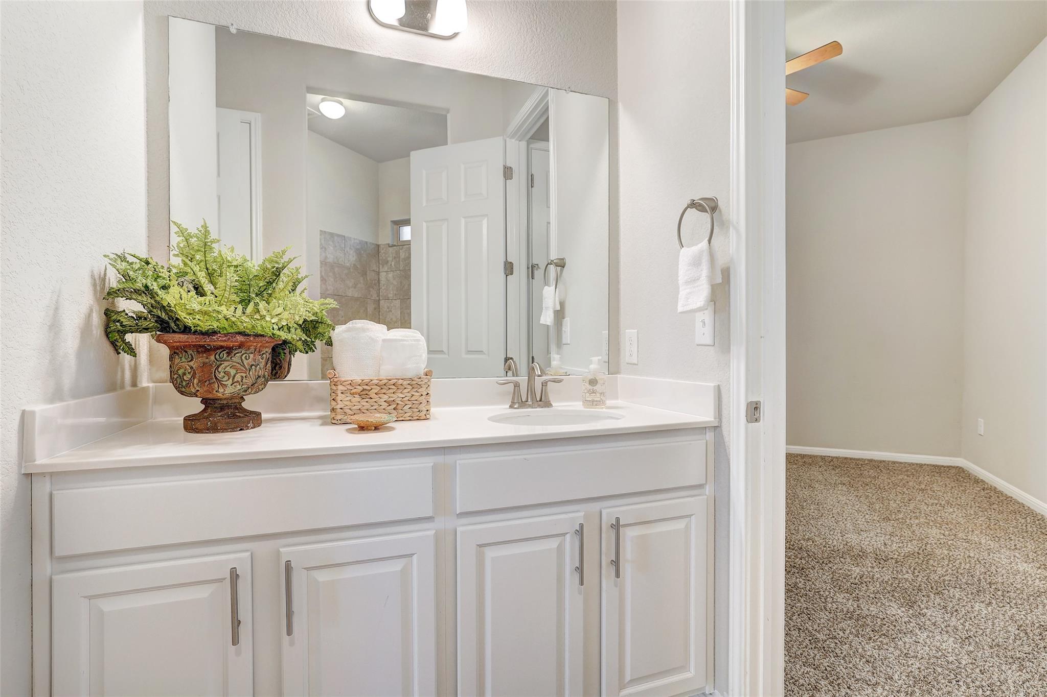 22309 Verbena Pkwy, Spicewood, TX 78669