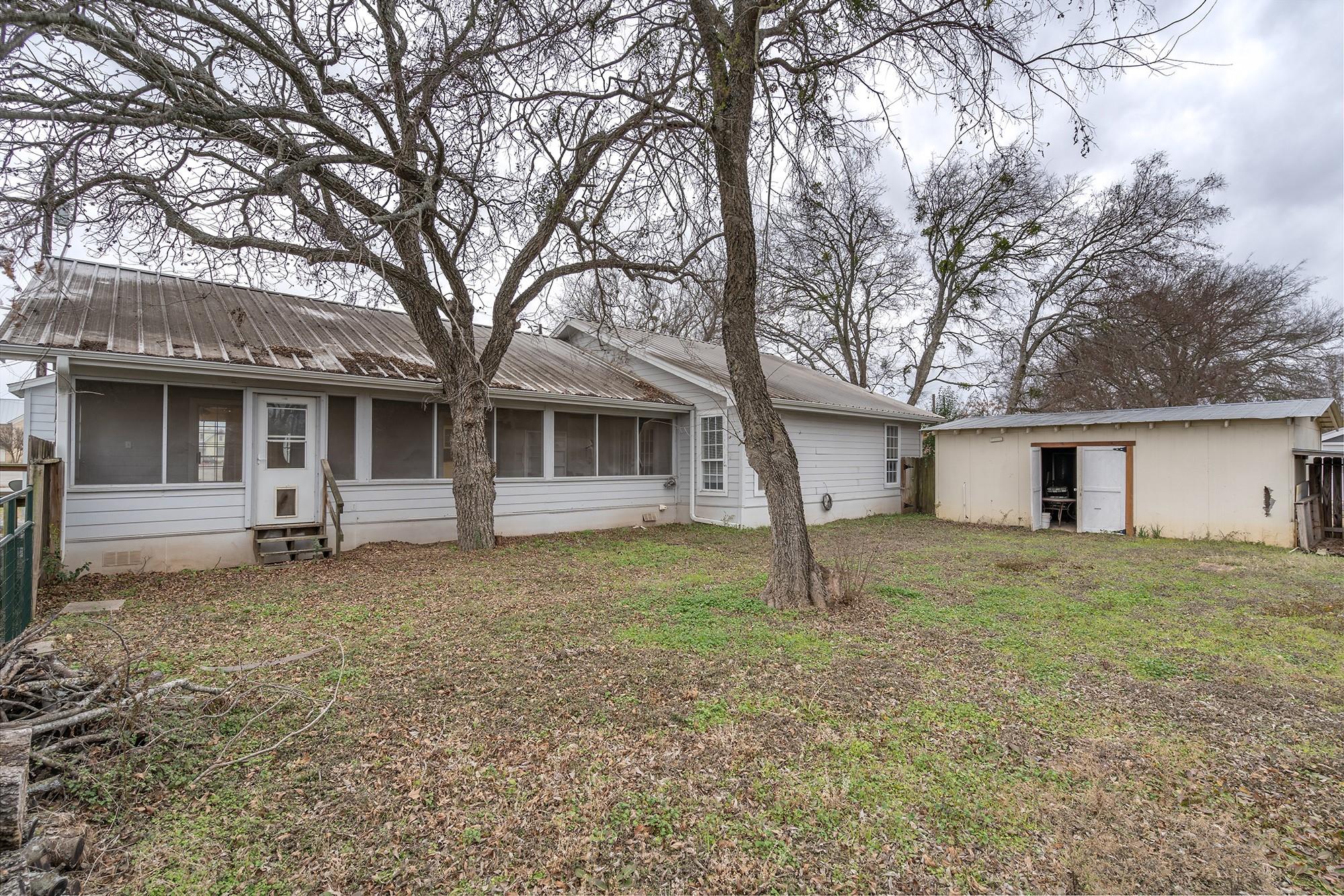 205 E Myrtle Ln, Liberty Hill, TX 78642