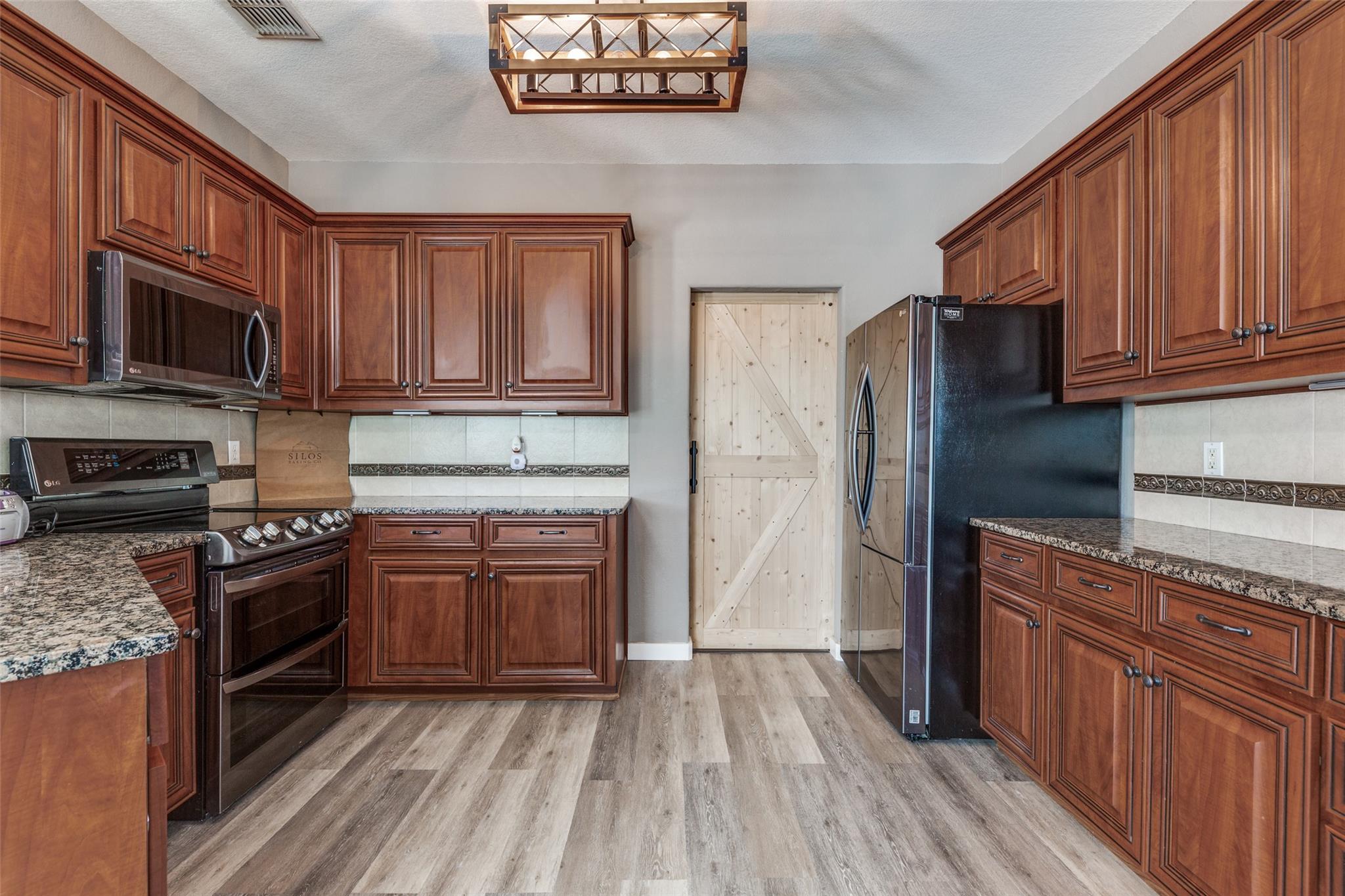 1536 Kings Ranch Rd, Bandera, TX 78003