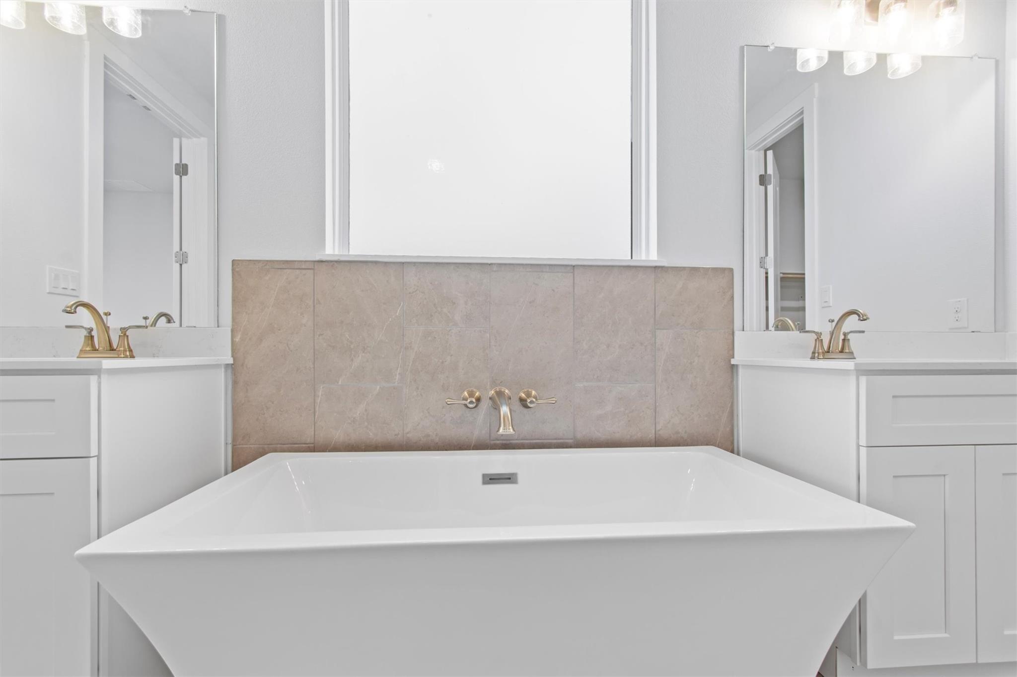 8512 Pine Muhly Dr, Lago Vista, TX 78645