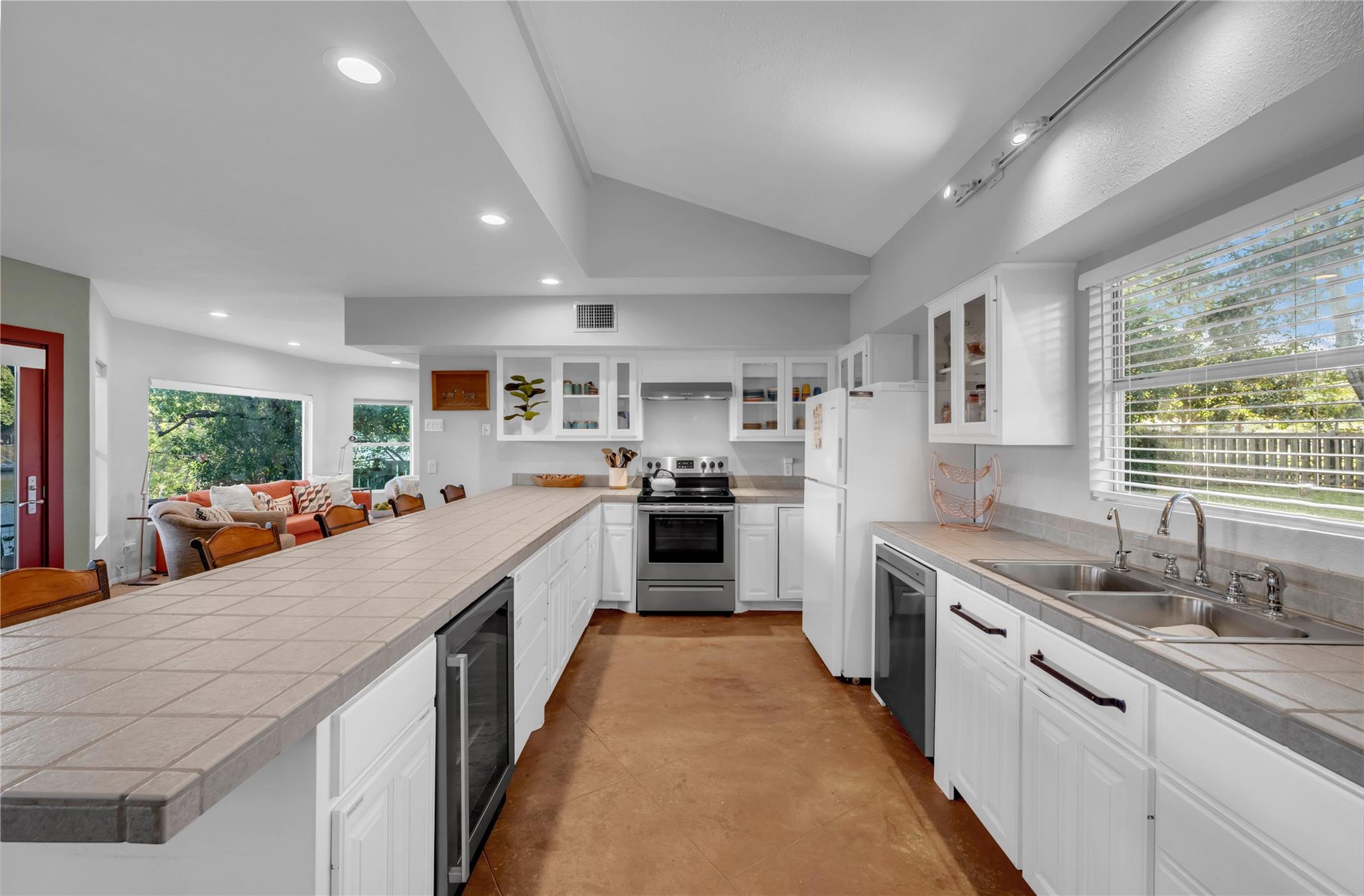 1100 Long Mountain Dr, Burnet, TX 78611