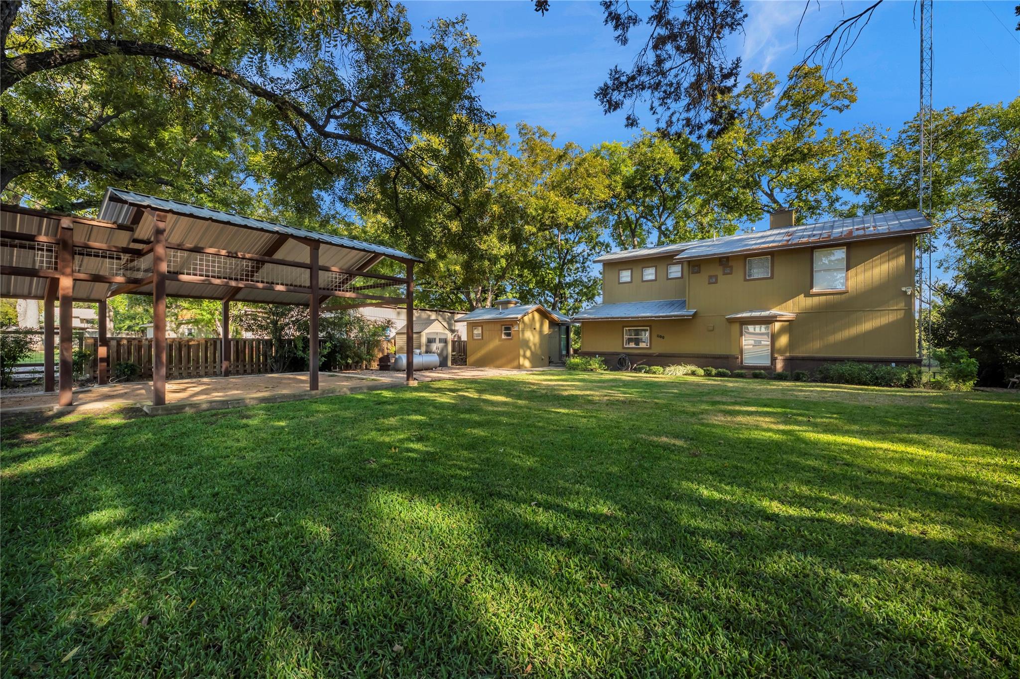 1100 Long Mountain Dr, Burnet, TX 78611