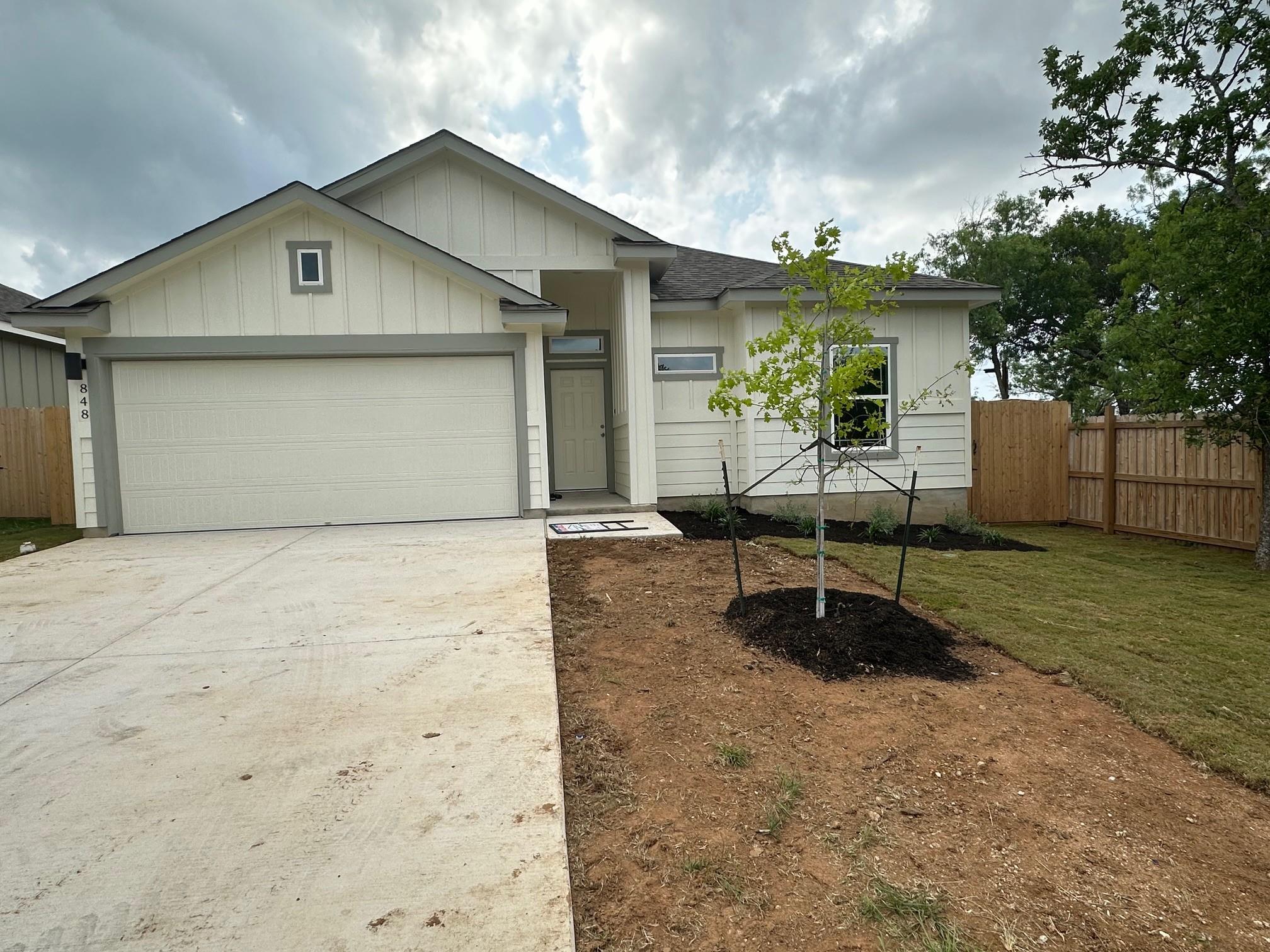 848 Driftwood Ln, Cottonwood Shores, TX 78657