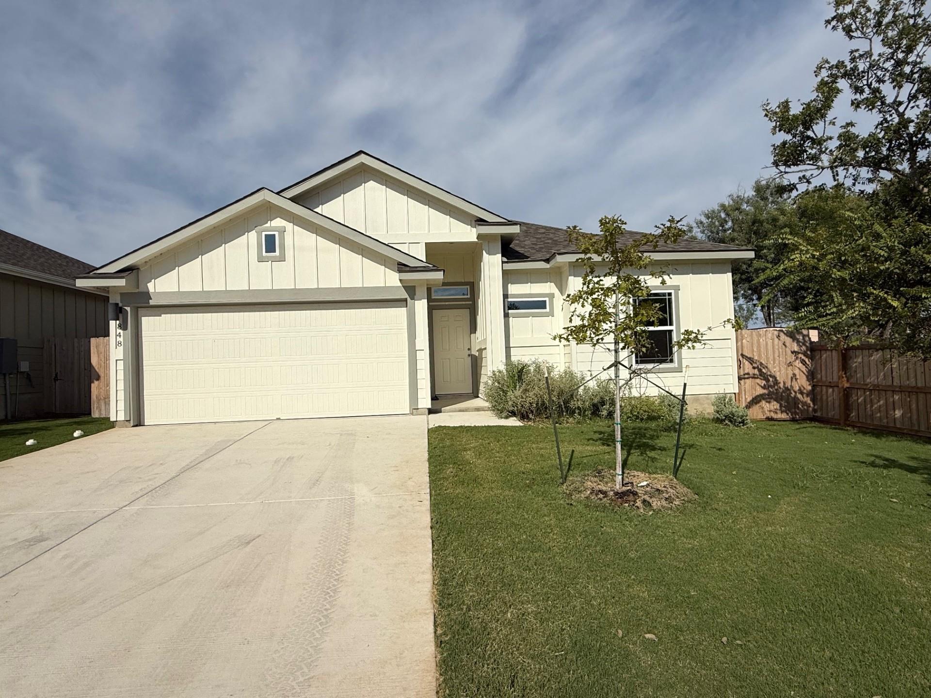 848 Driftwood Ln, Cottonwood Shores, TX 78657
