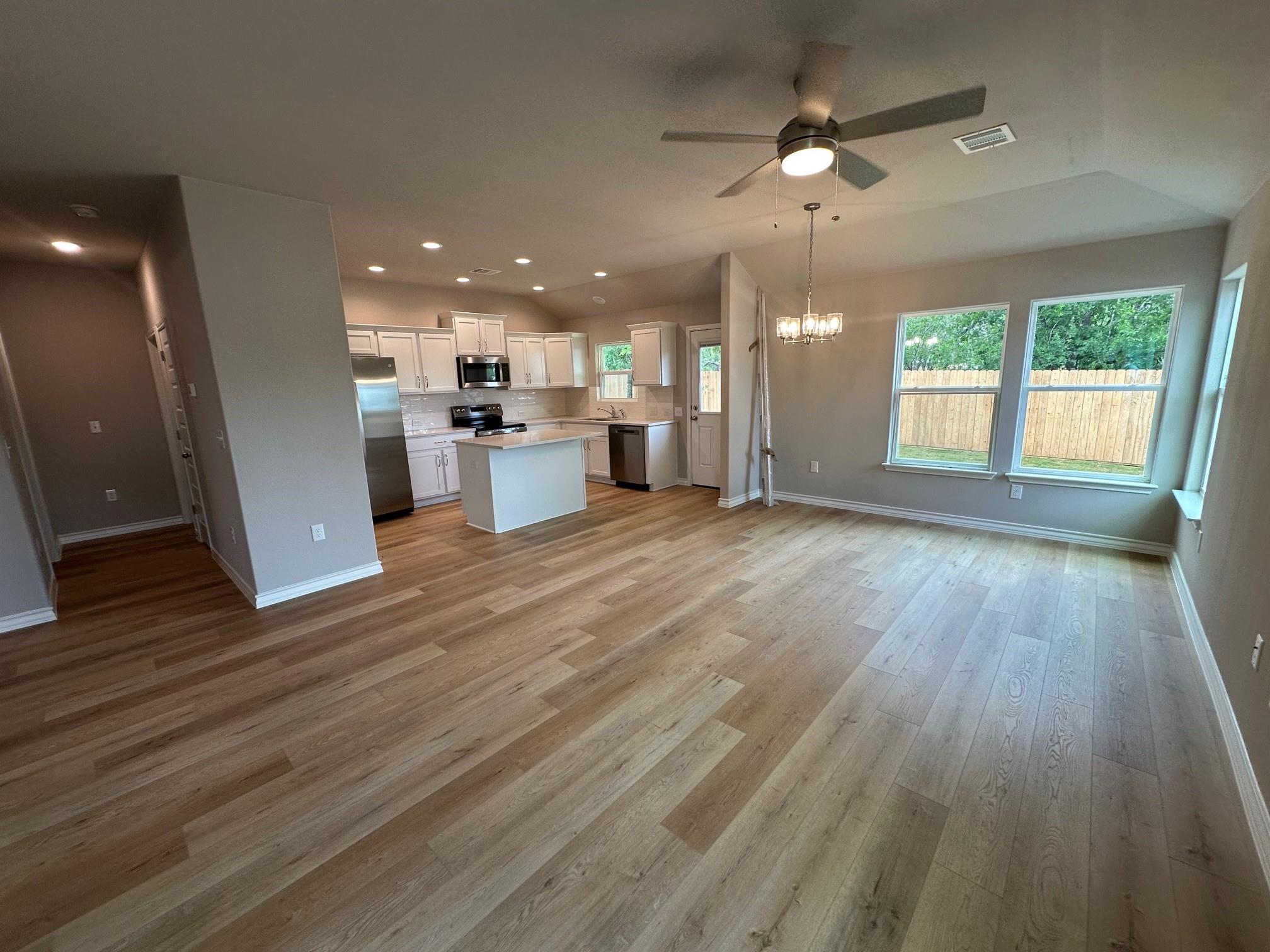 848 Driftwood Ln, Cottonwood Shores, TX 78657