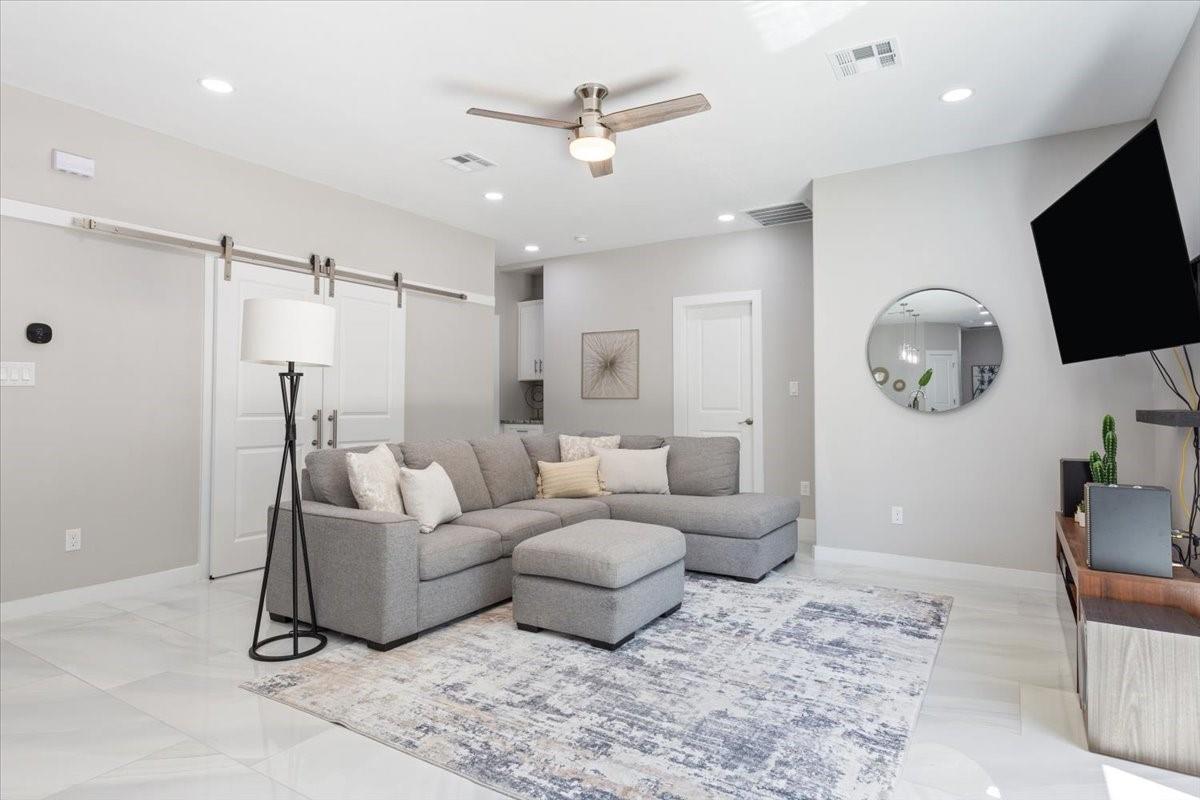 8000 Flintlock Cir, Lago Vista, TX 78645