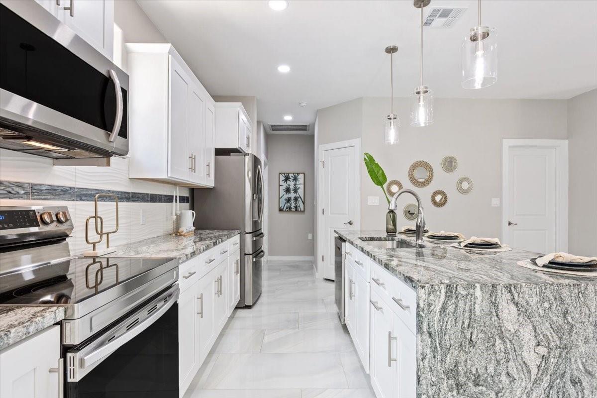 8000 Flintlock Cir, Lago Vista, TX 78645