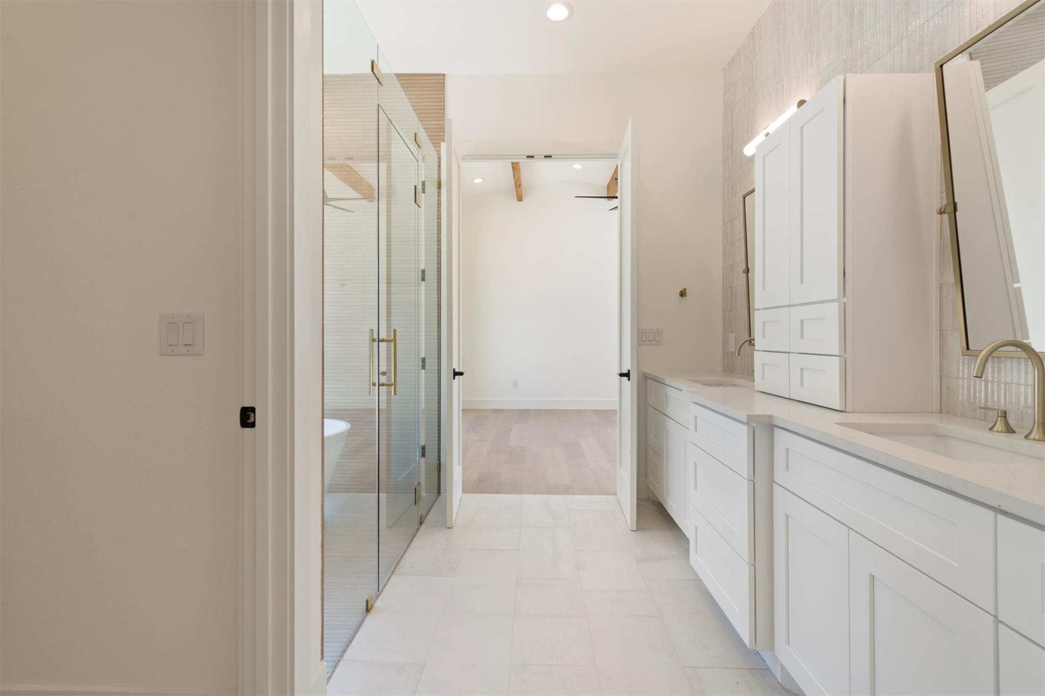 1752 Demi John Bend Rd, Canyon Lake, TX 78133