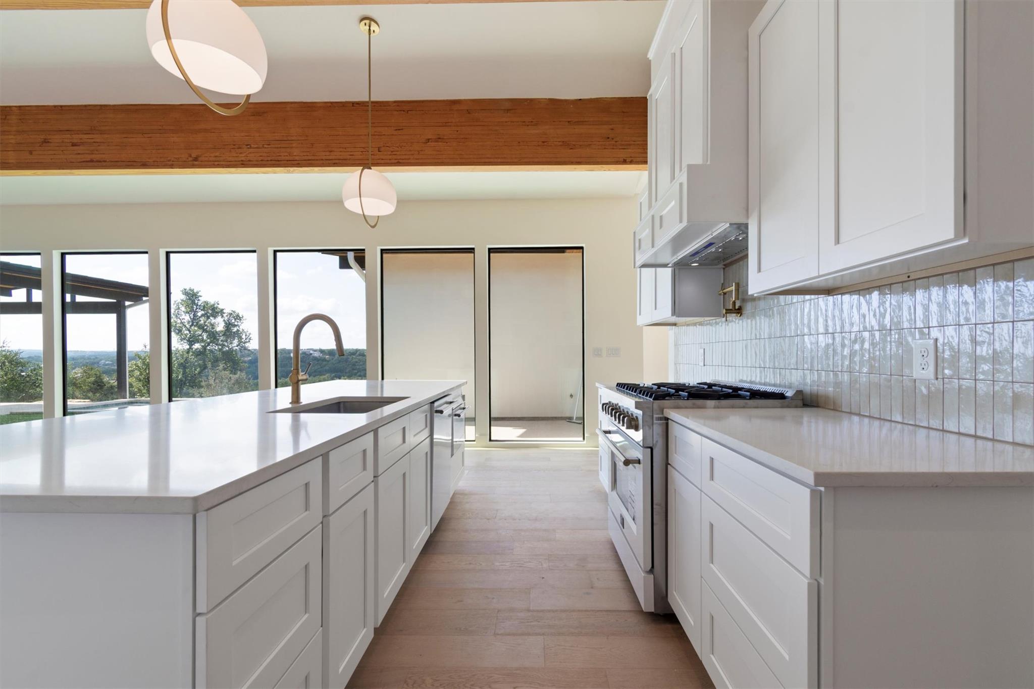 1752 Demi John Bend Rd, Canyon Lake, TX 78133