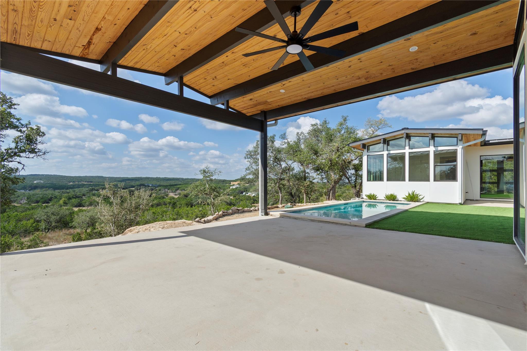 1752 Demi John Bend Rd, Canyon Lake, TX 78133