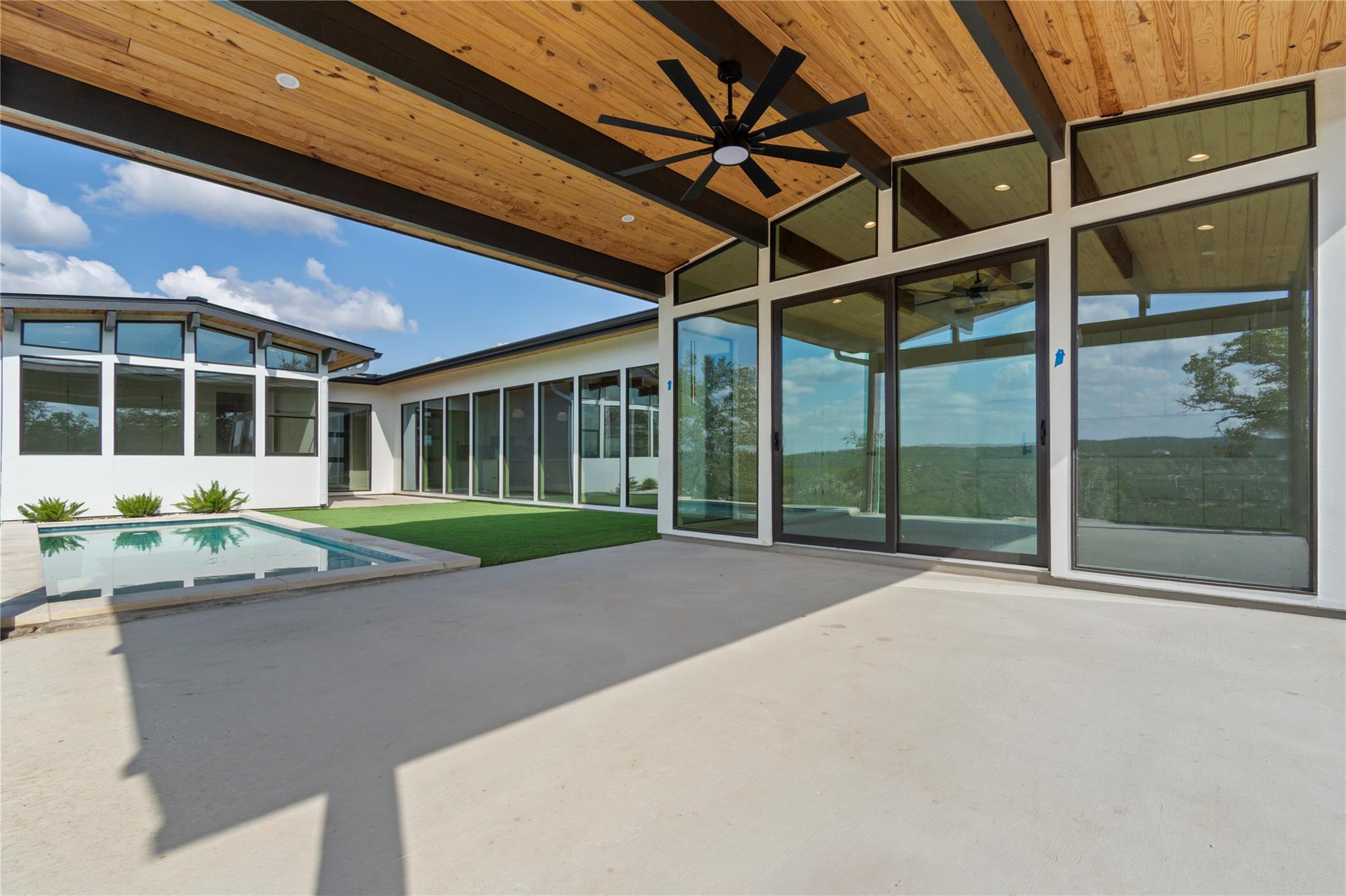 1752 Demi John Bend Rd, Canyon Lake, TX 78133